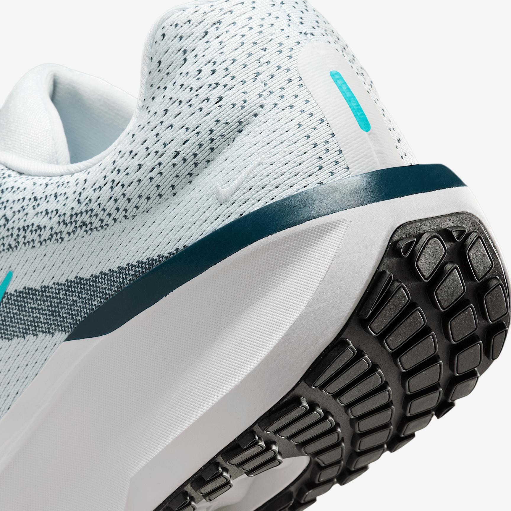 Nike Mens Winflo 11 Running Shoes (Extra Wide Width) Product Image