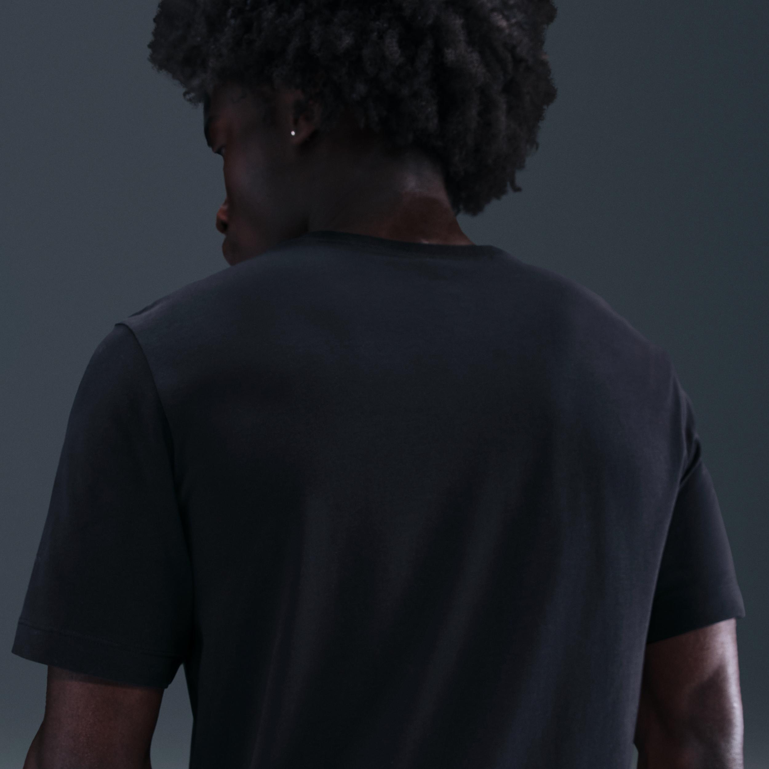 Nike Men's Dri-FIT Trail Running T-Shirt Product Image