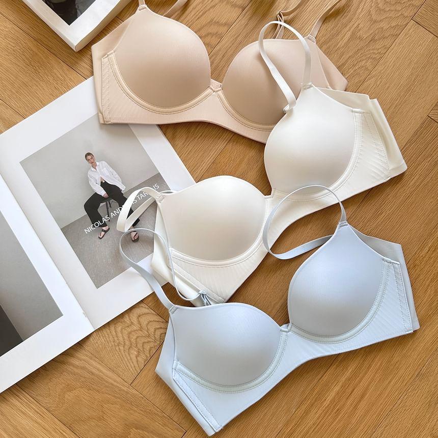 Plain Wireless Push Up Bra Product Image