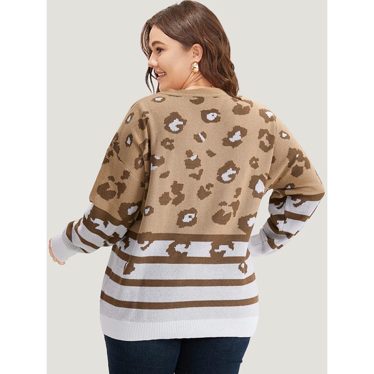 Plus Size Leopard Striped Elastic Cuffs Pullover Leopard Women Casual Loose Long Sleeve V-neck Dailywear Pullovers BloomChic 26/4X Product Image