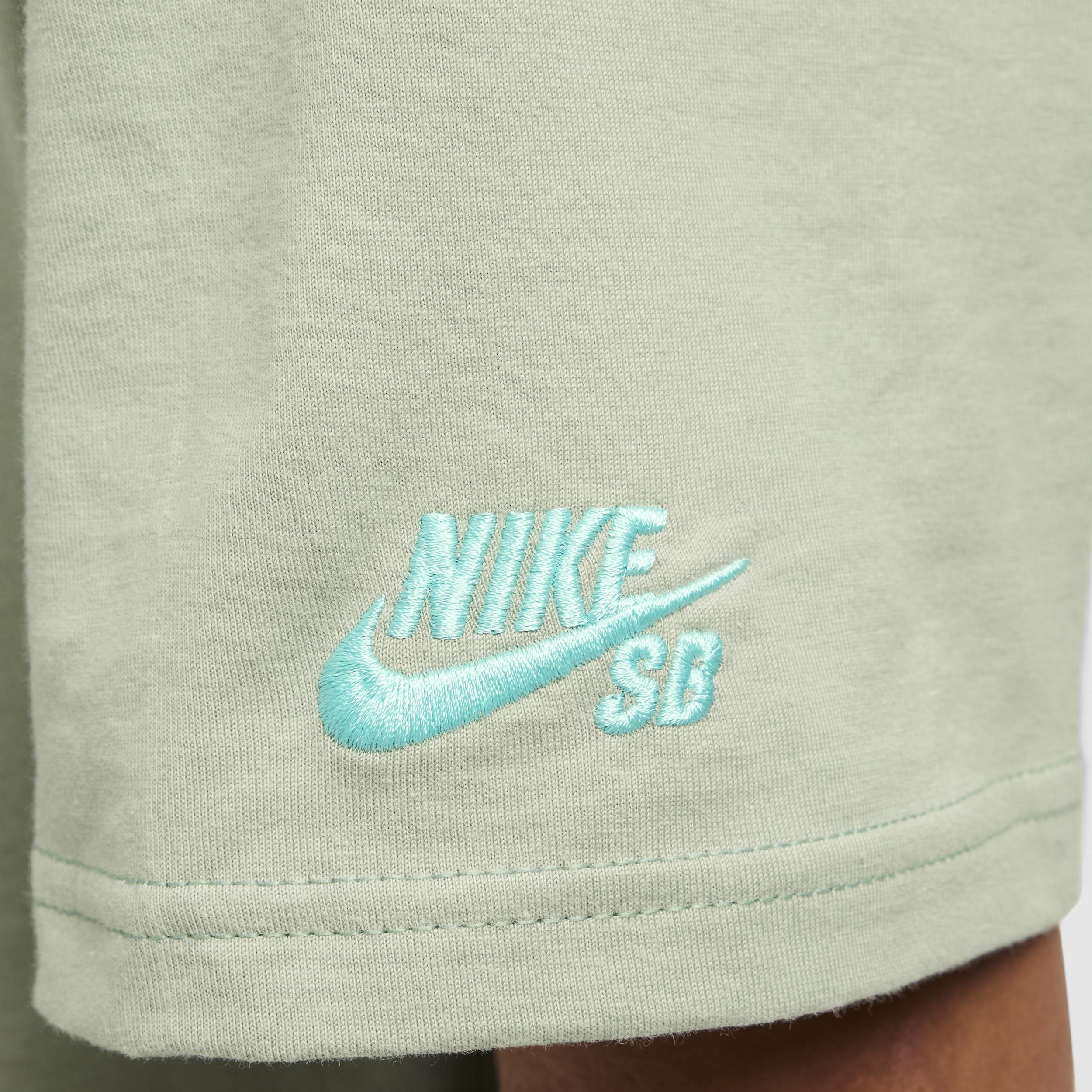 Nike Sportswear Men's Max90 T-Shirt Product Image