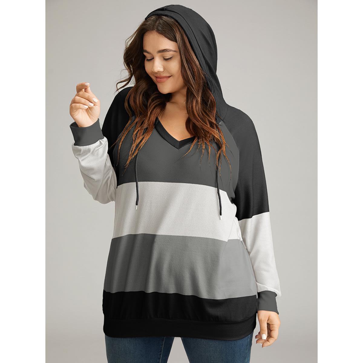 Plus Size Colorblock Contrast Hooded Drawstring Sweatshirt Women Gray Casual Contrast Hooded Dailywear Sweatshirts BloomChic 28/5X Product Image