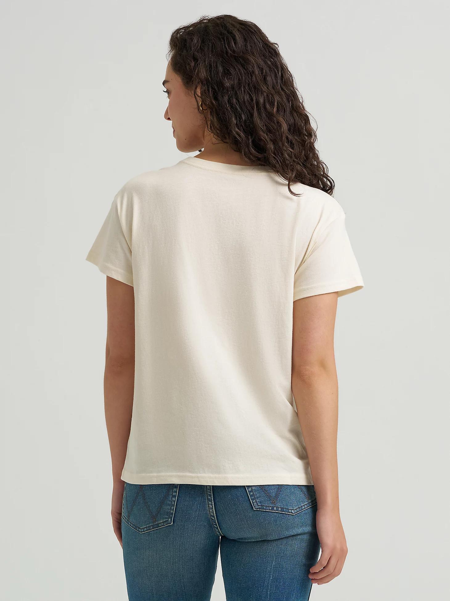 Women's Graphic Retro Regular Fit Tee | Women's TOPS | Wrangler® Product Image