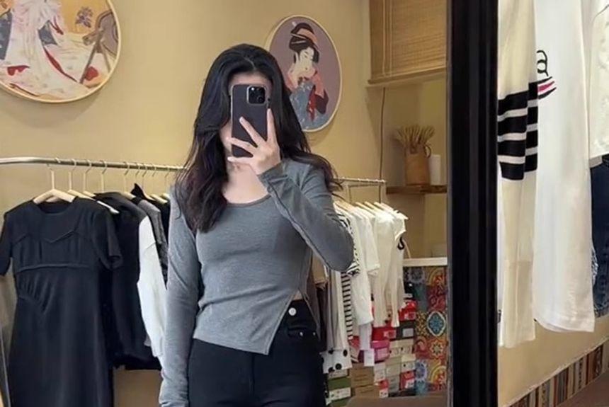 Long-Sleeve Square Neck Split Tee Product Image