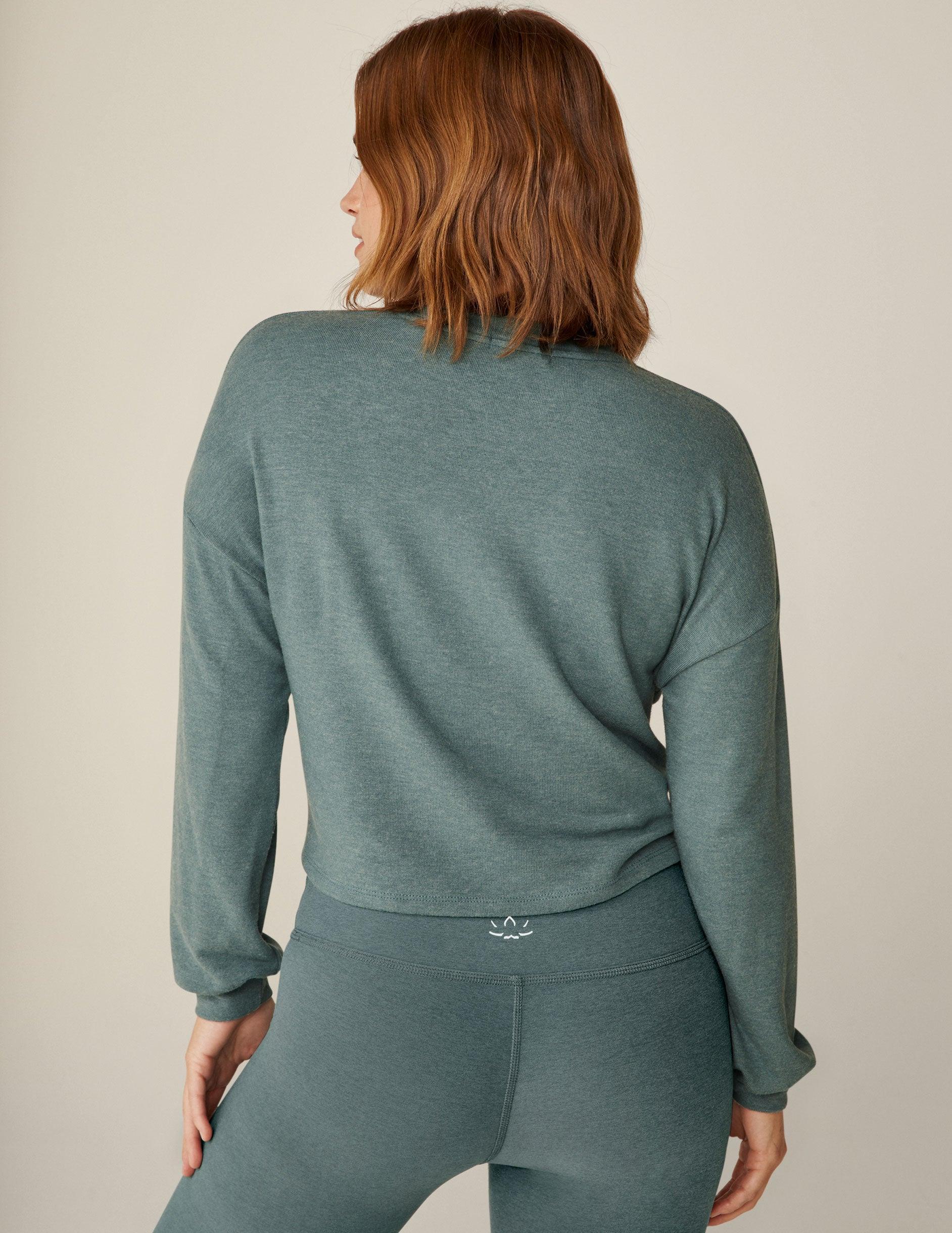 Turn Inward Front Twist Cropped Pullover Product Image