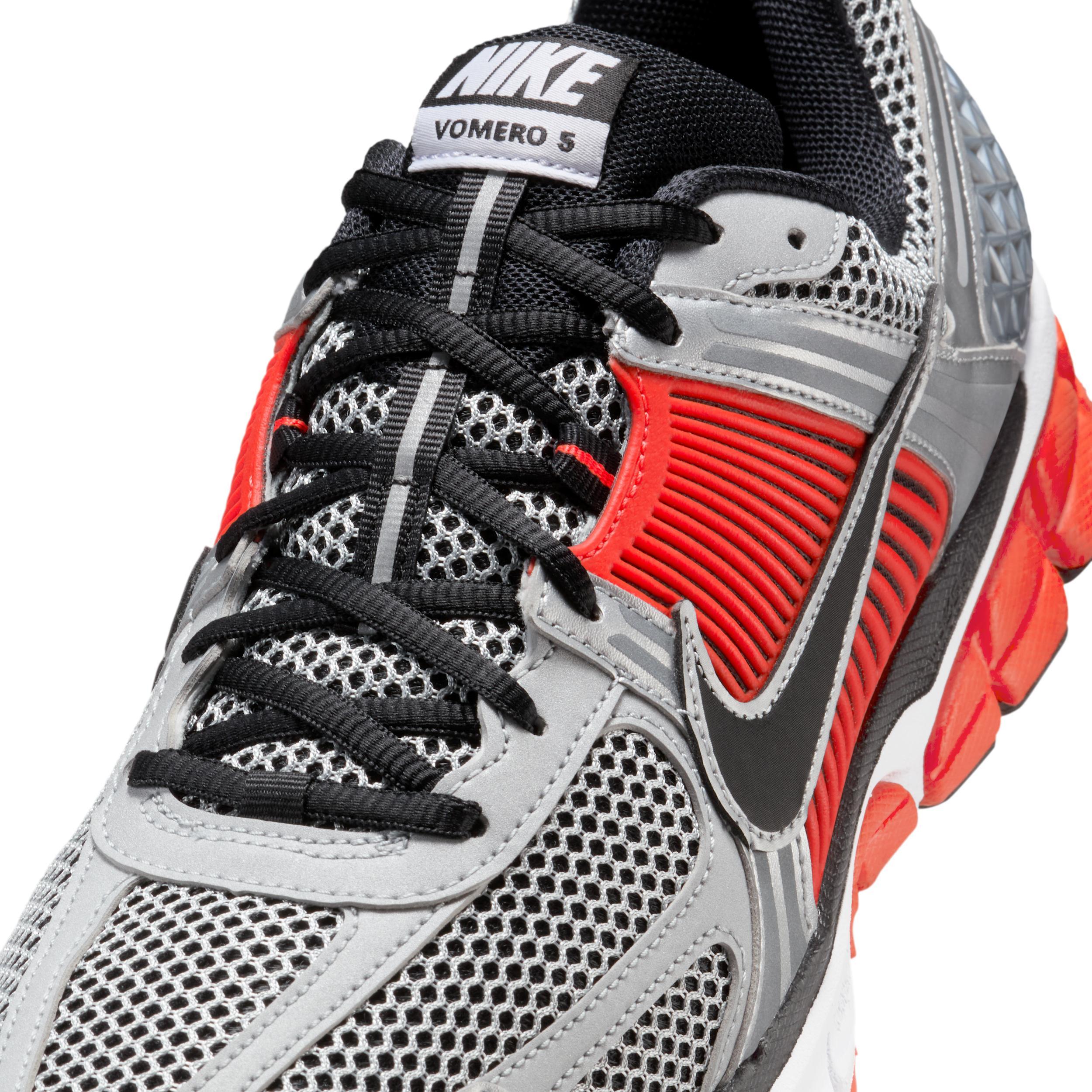 Nike Men's Zoom Vomero 5 Shoes Product Image