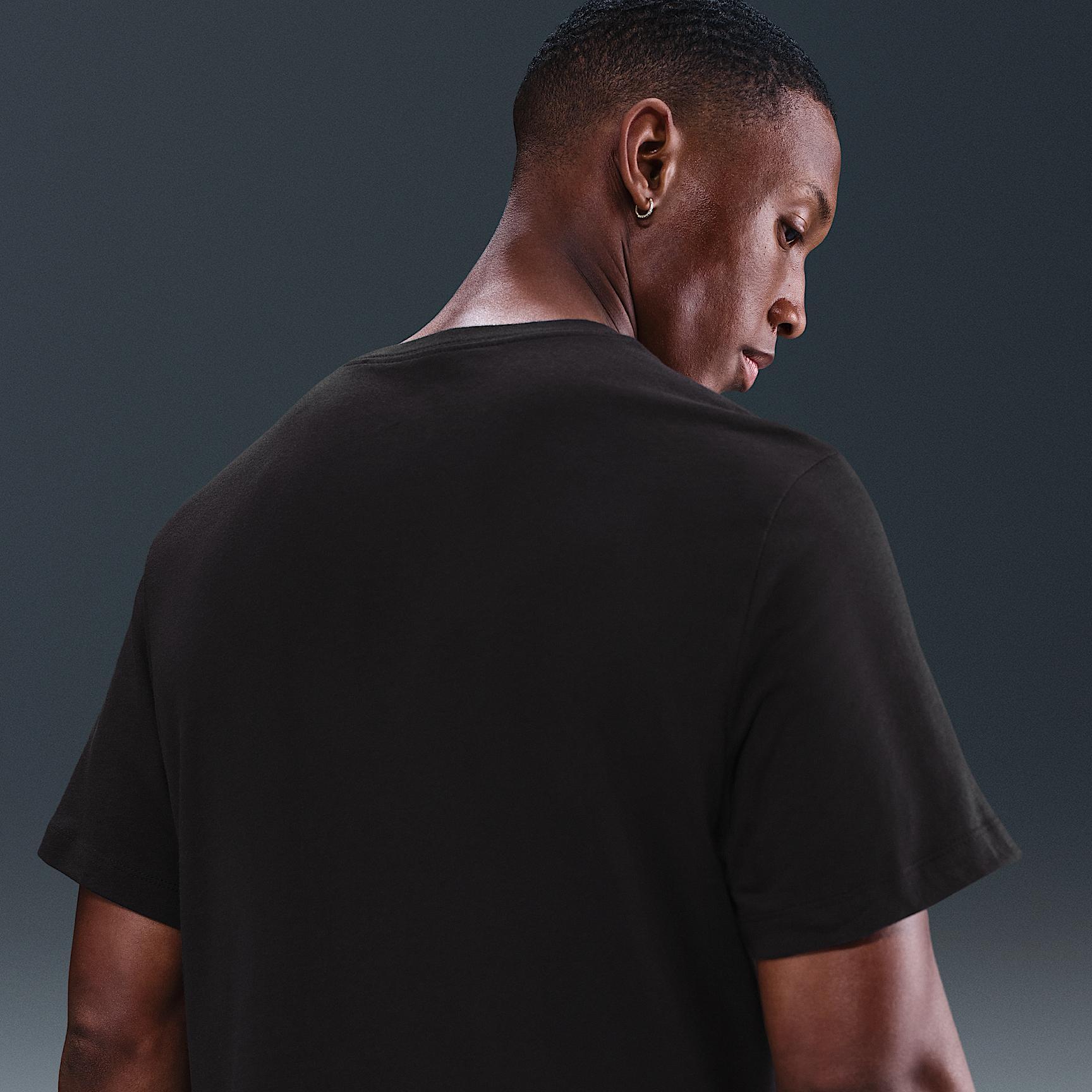 Nike Sportswear Men's T-Shirt Product Image