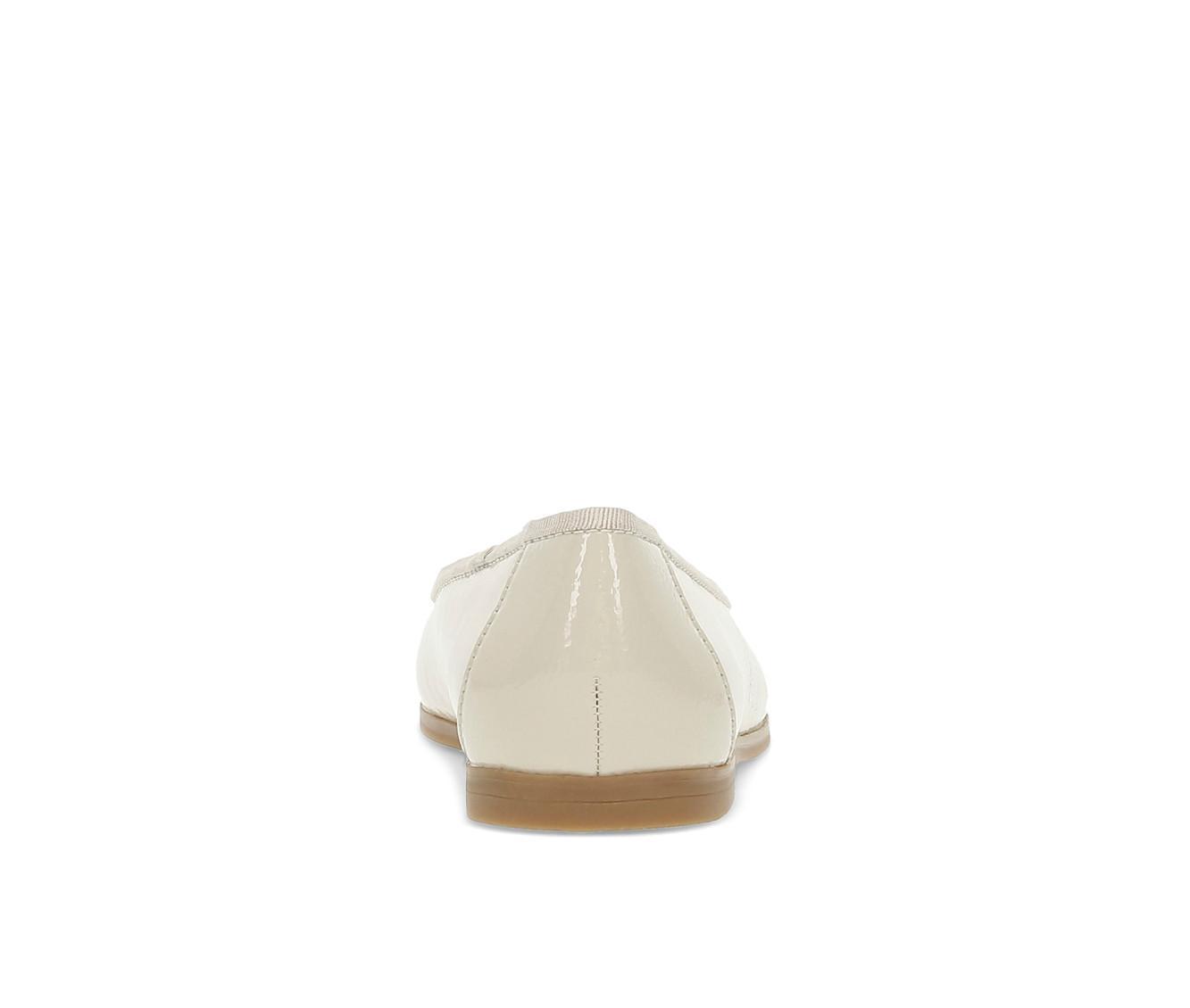 Women's Baretraps Tania Flats Product Image