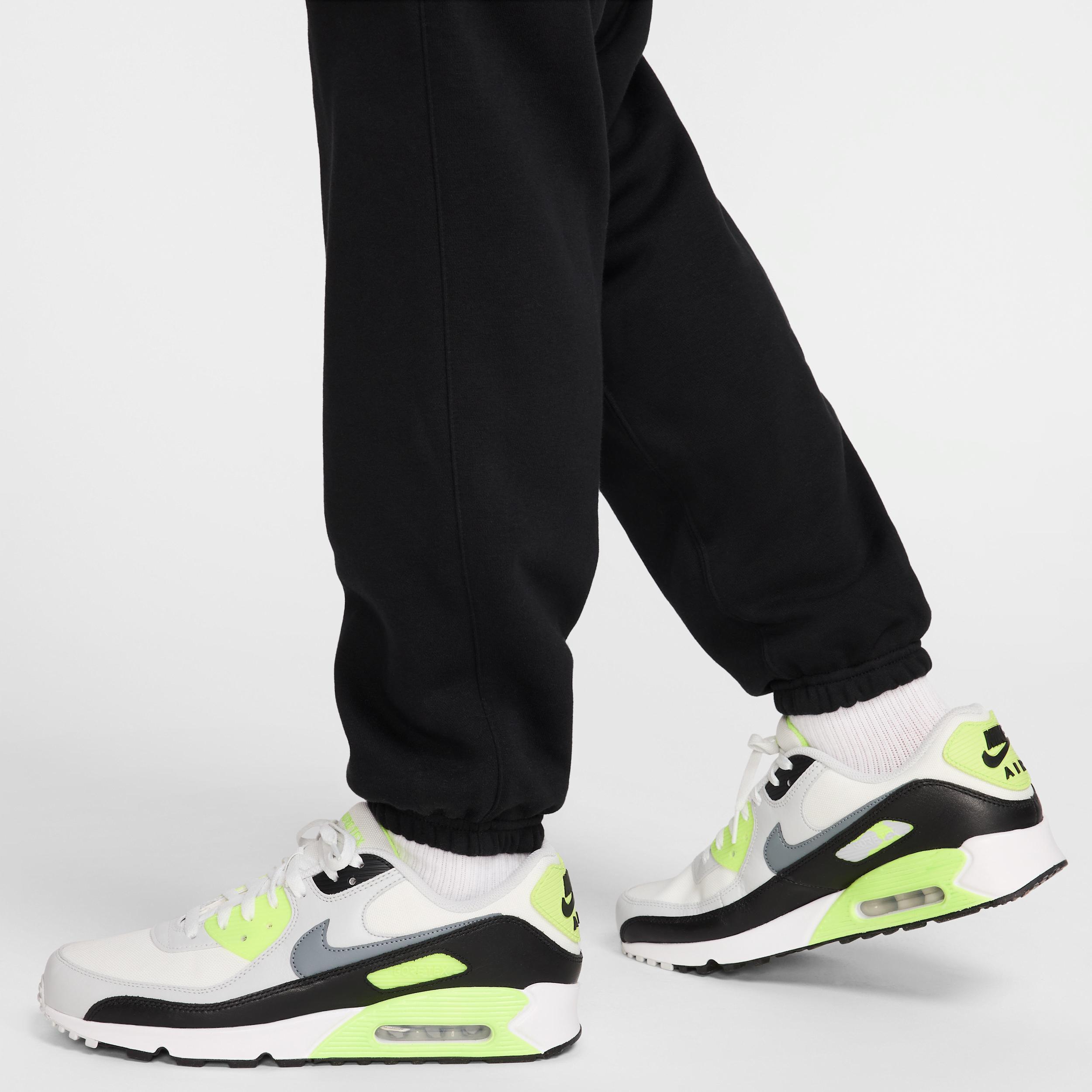 Nike Men's Club Fleece Cargo Pants Product Image