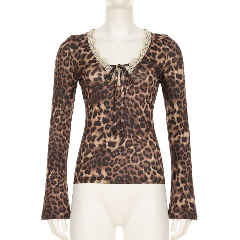 Long-Sleeve V-Neck Leopard Print Crop Top Product Image