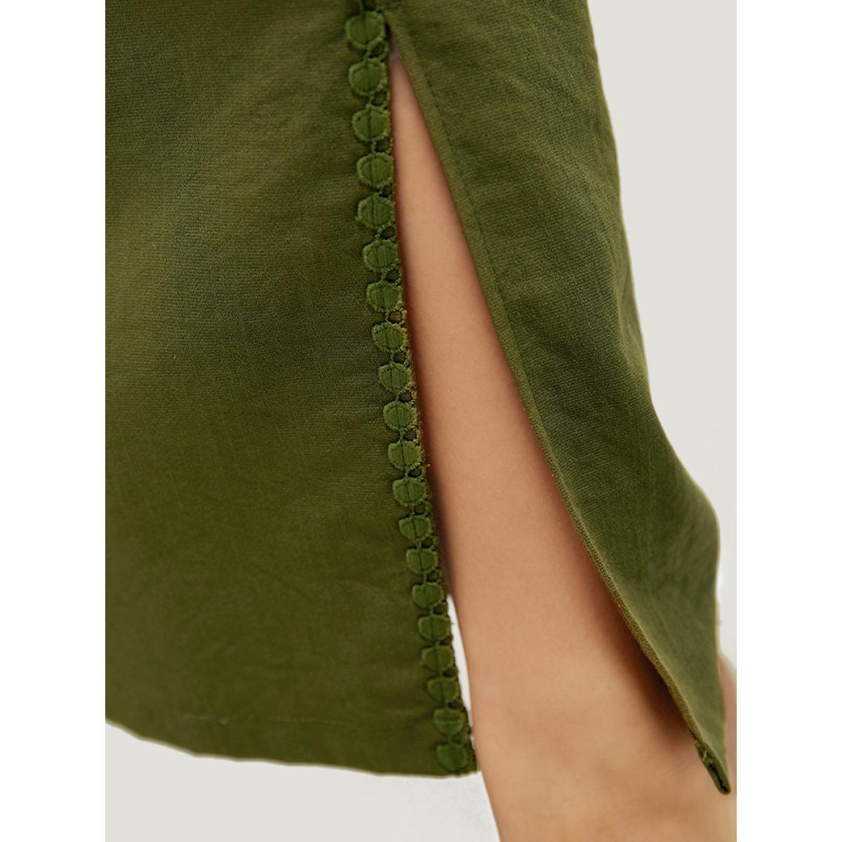 Plus Size Plain Pocket Elastic Waist Pompom Detail Split Pants Women ArmyGreen Elegant Mid Rise Dailywear Pants BloomChic 26/4X Product Image