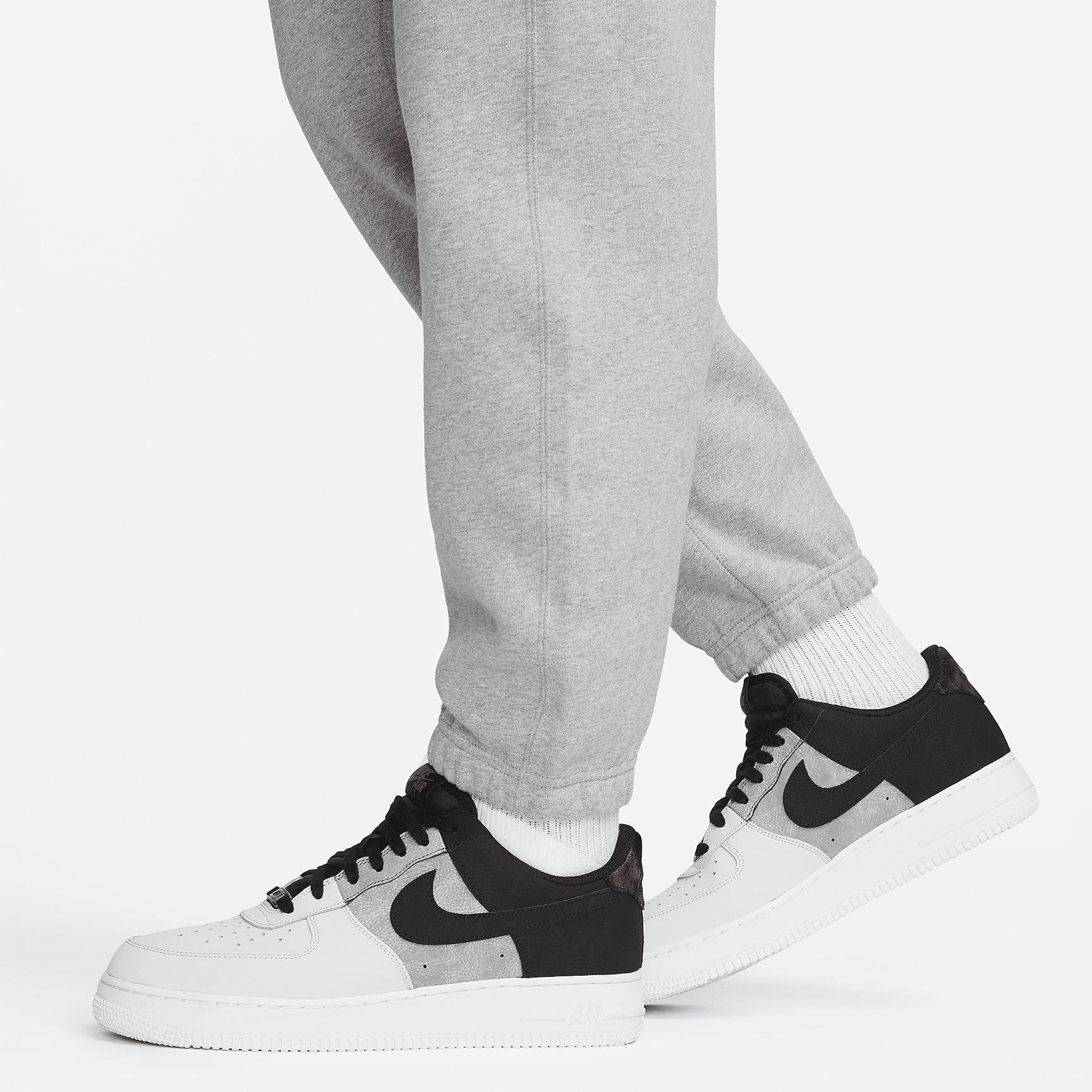Nike Men's Solo Swoosh Fleece Pants Product Image