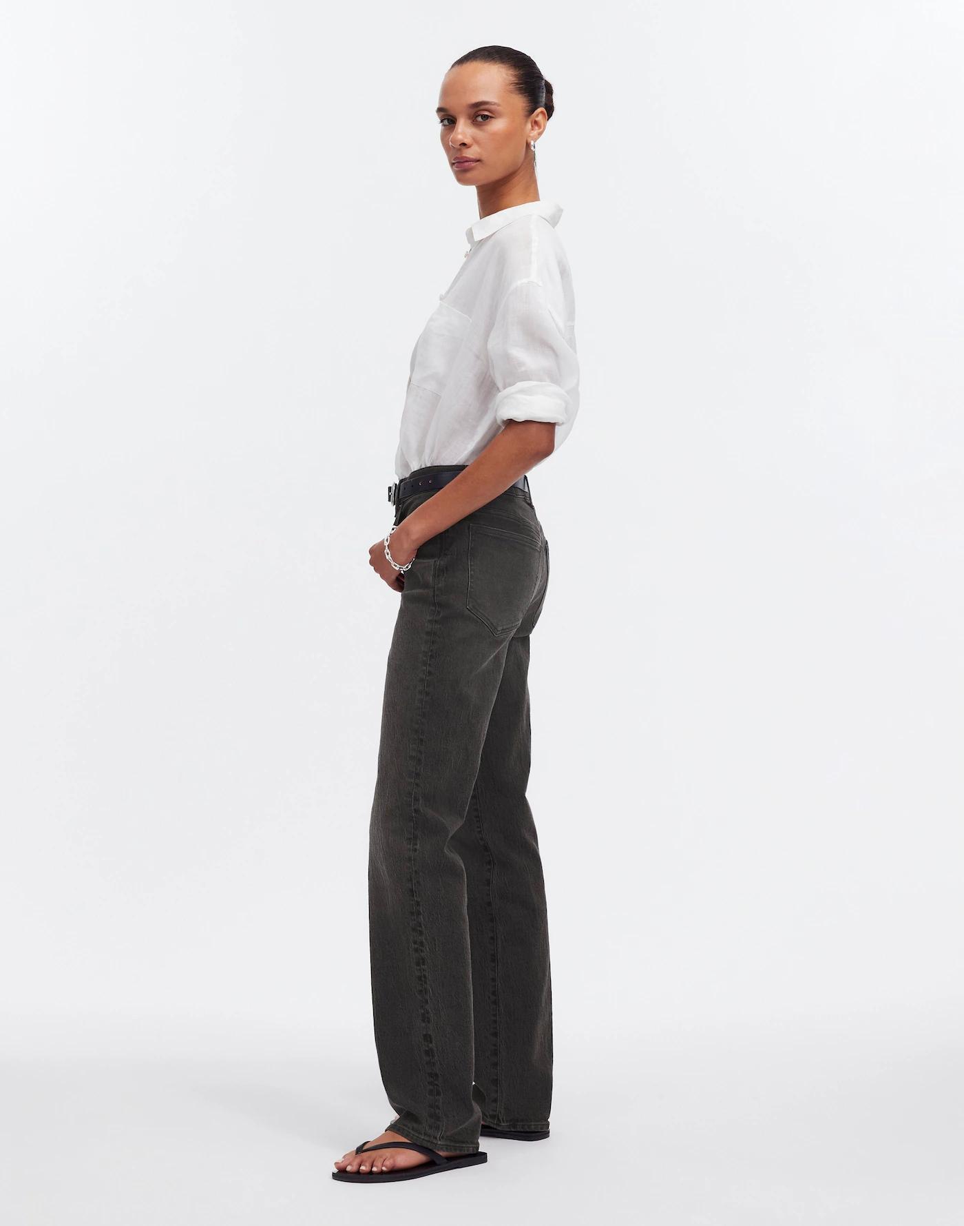 The Petite '90s Straight Mid-Rise Jean Product Image