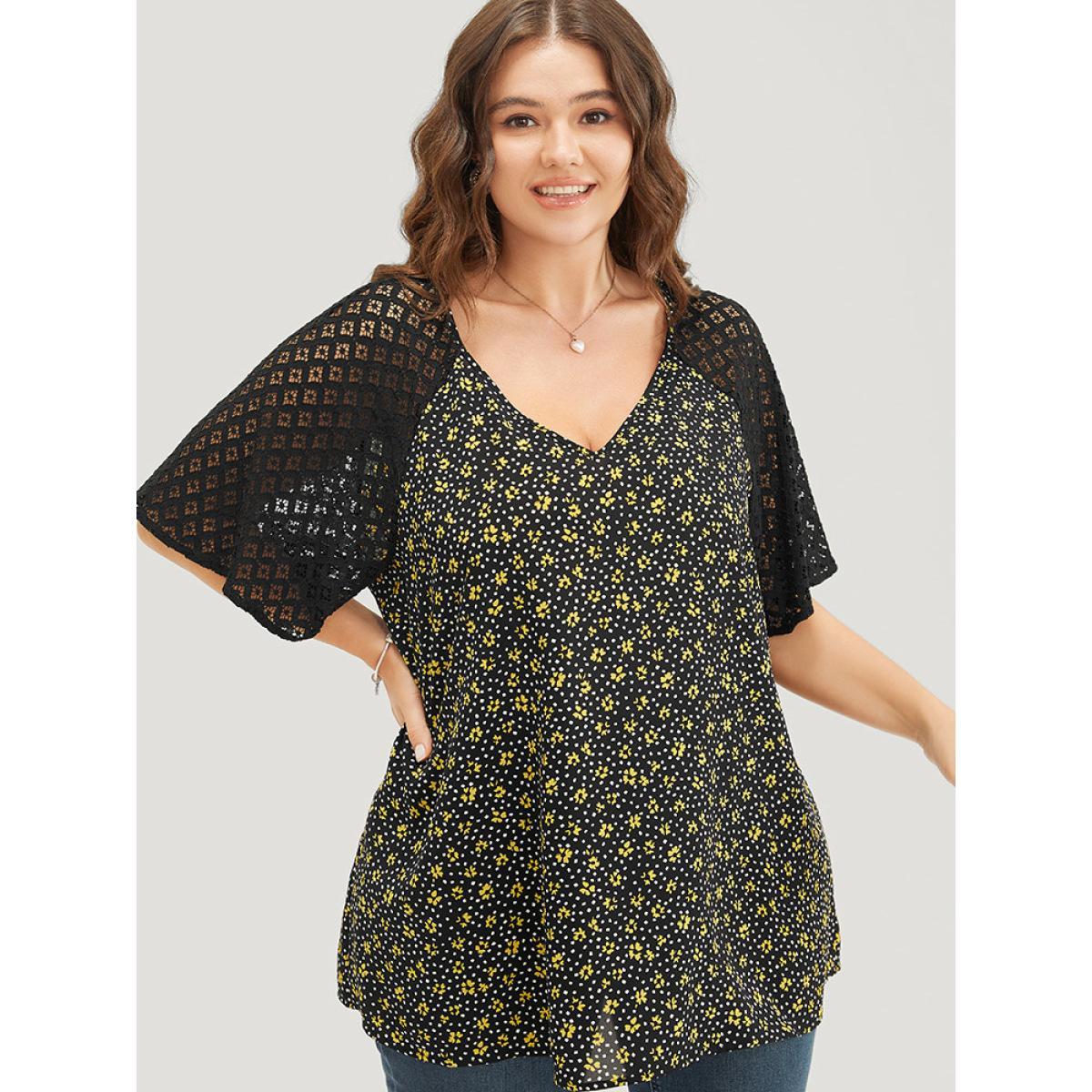 Plus Size BlackFlower Ditsy Floral Lace Raglan Sleeve Blouse Women Elegant Short sleeve V-neck Dailywear Blouses BloomChic 14-16/1X Product Image