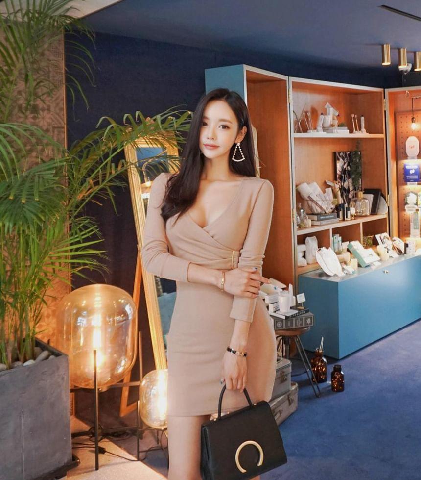 Long-Sleeve V-Neck Plain Ruched Buckled Mini Bodycon Dress Product Image