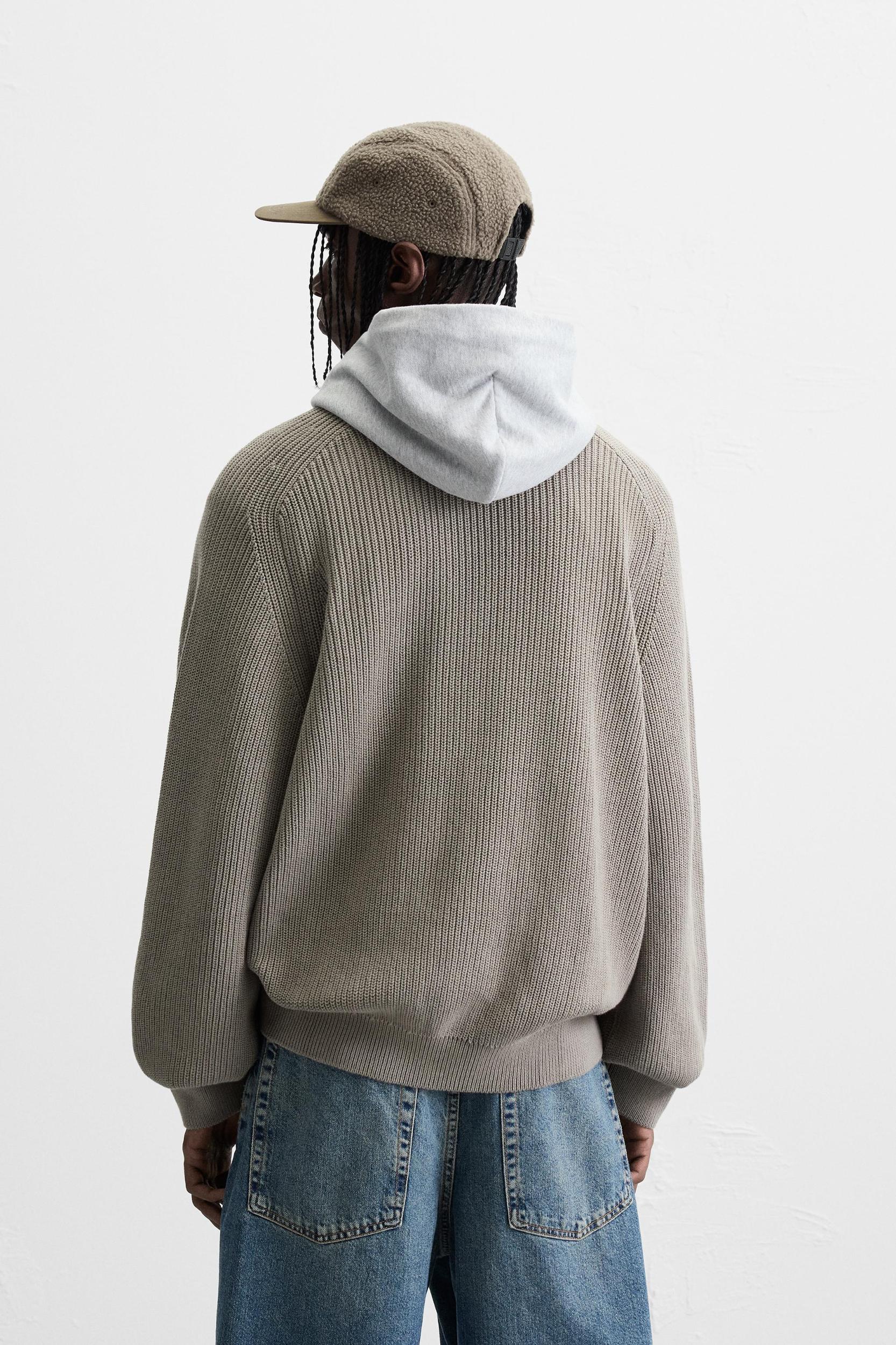 RELAXED FIT STRUCTURE SWEATER Product Image