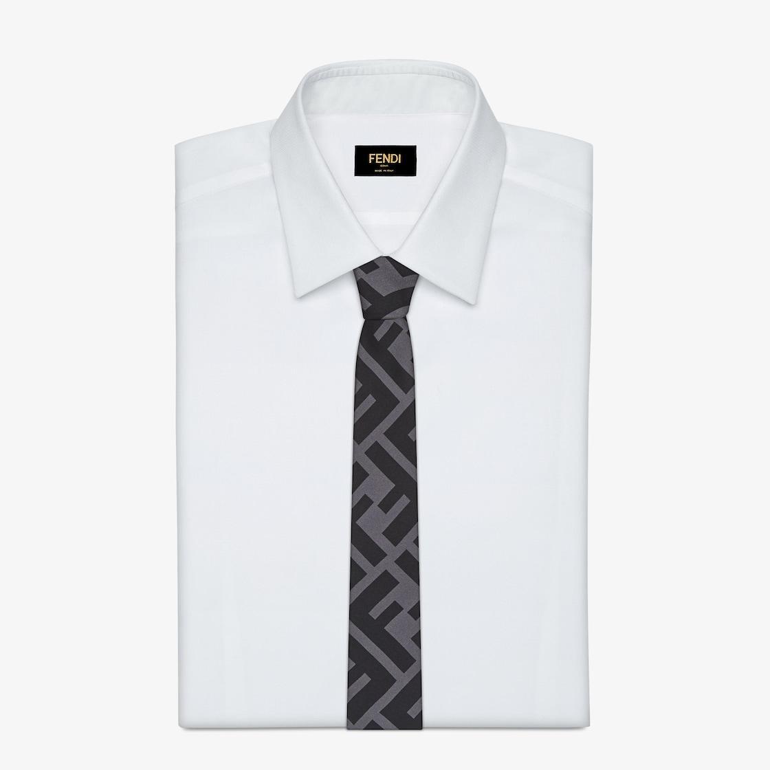 TieBlack silk tie Product Image