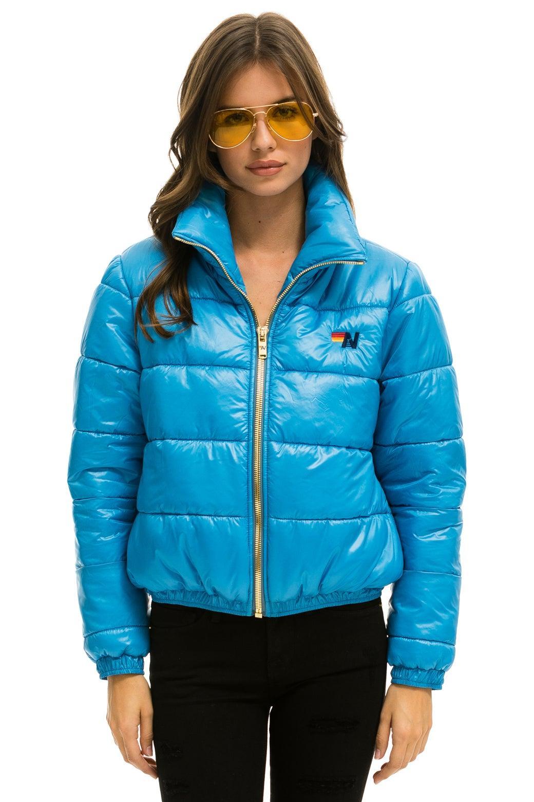 BOLT LUXE APRES PUFFER JACKET - GLOSSY OCEAN Female Product Image