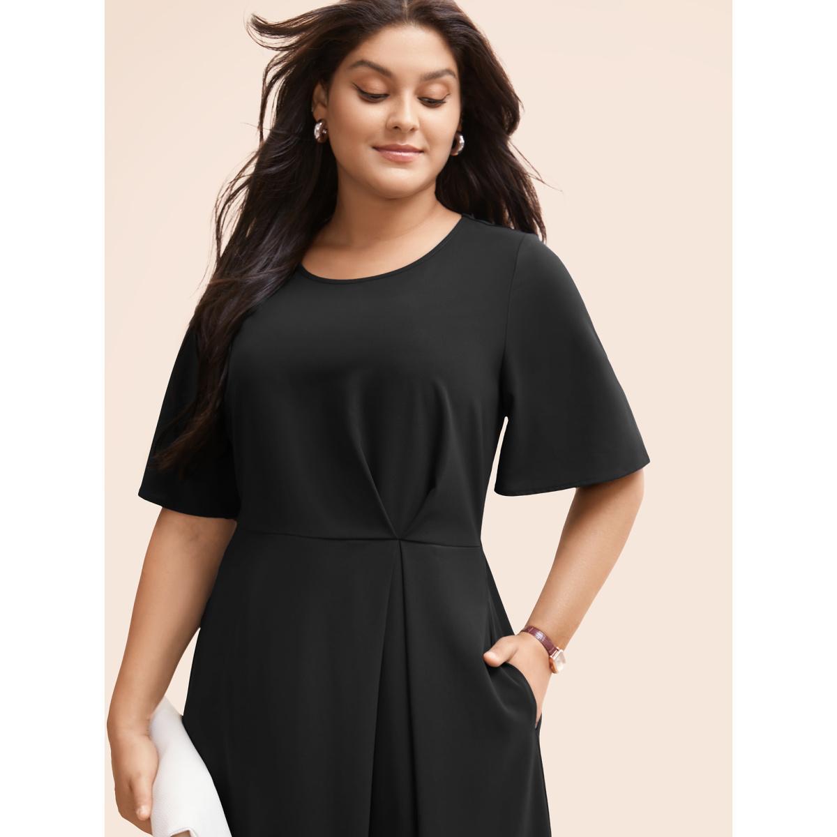 Plus Size Plain Round Neck Plicated Detail Dress Black Women Workwear Essentials Pleated Round Neck Half Sleeve Curvy BloomChic 10/M Product Image