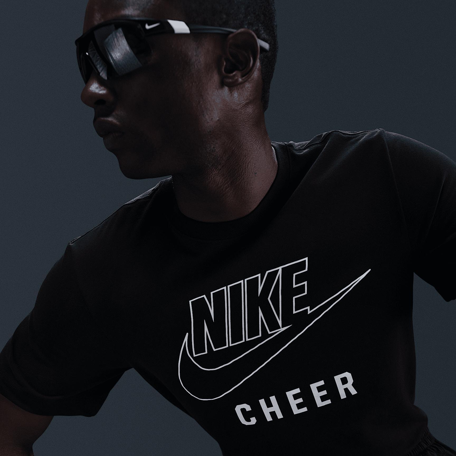 Nike Men's Swoosh Cheer T-Shirt Product Image