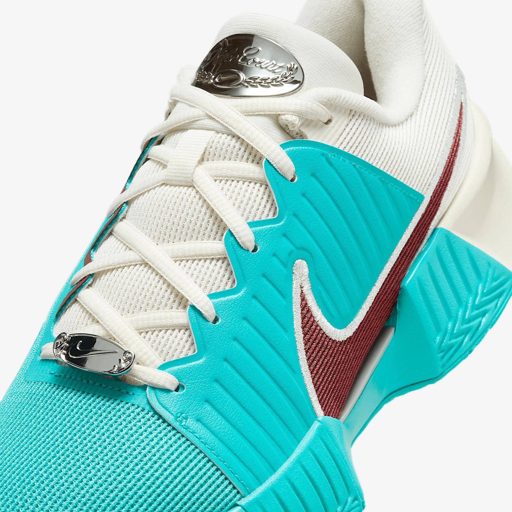 Nike GP Challenge Pro Premium Women's Hard Court Tennis Shoes Product Image