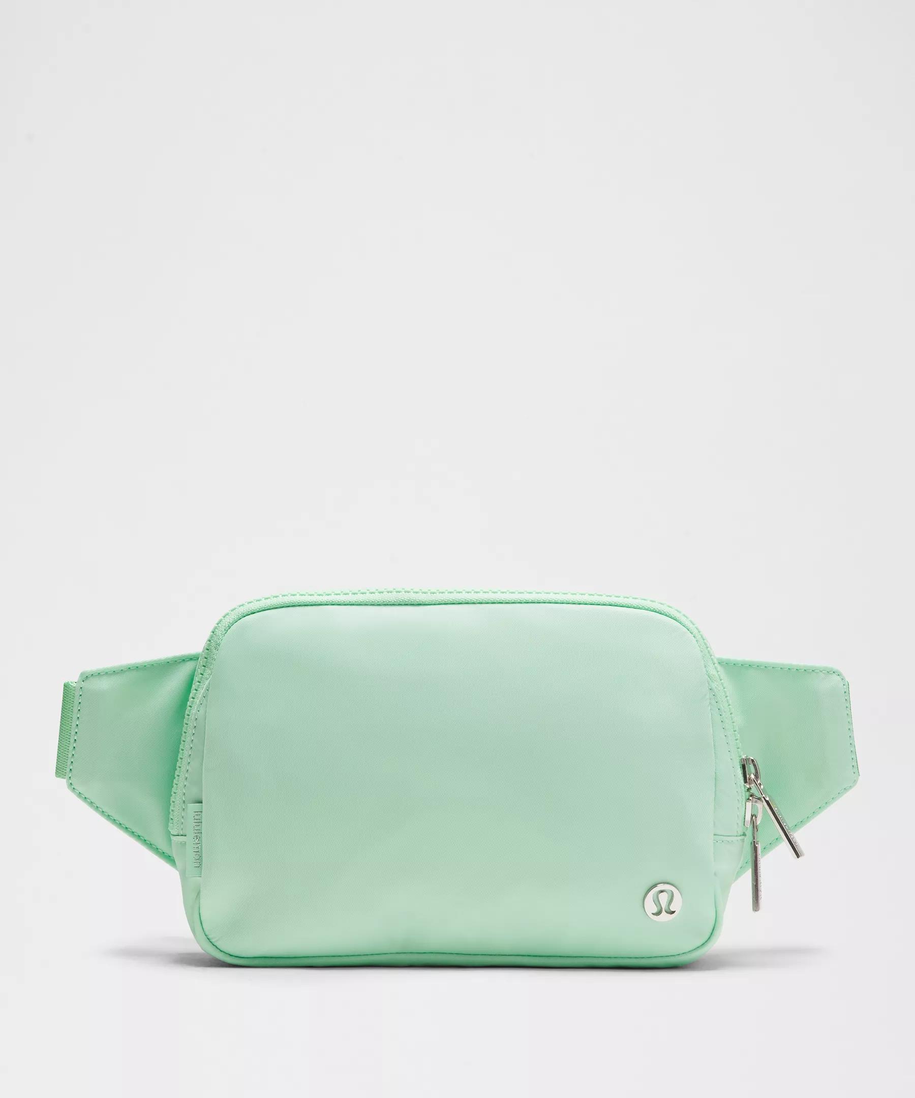 Everywhere Belt Bag Large 2L Product Image