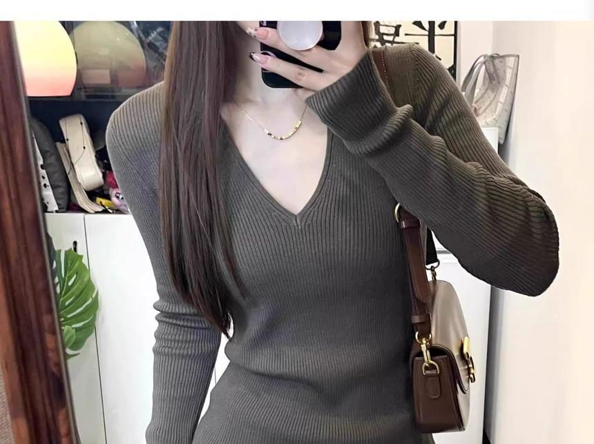 Long Sleeve V-Neck Plain Ribbed Knit Top Product Image