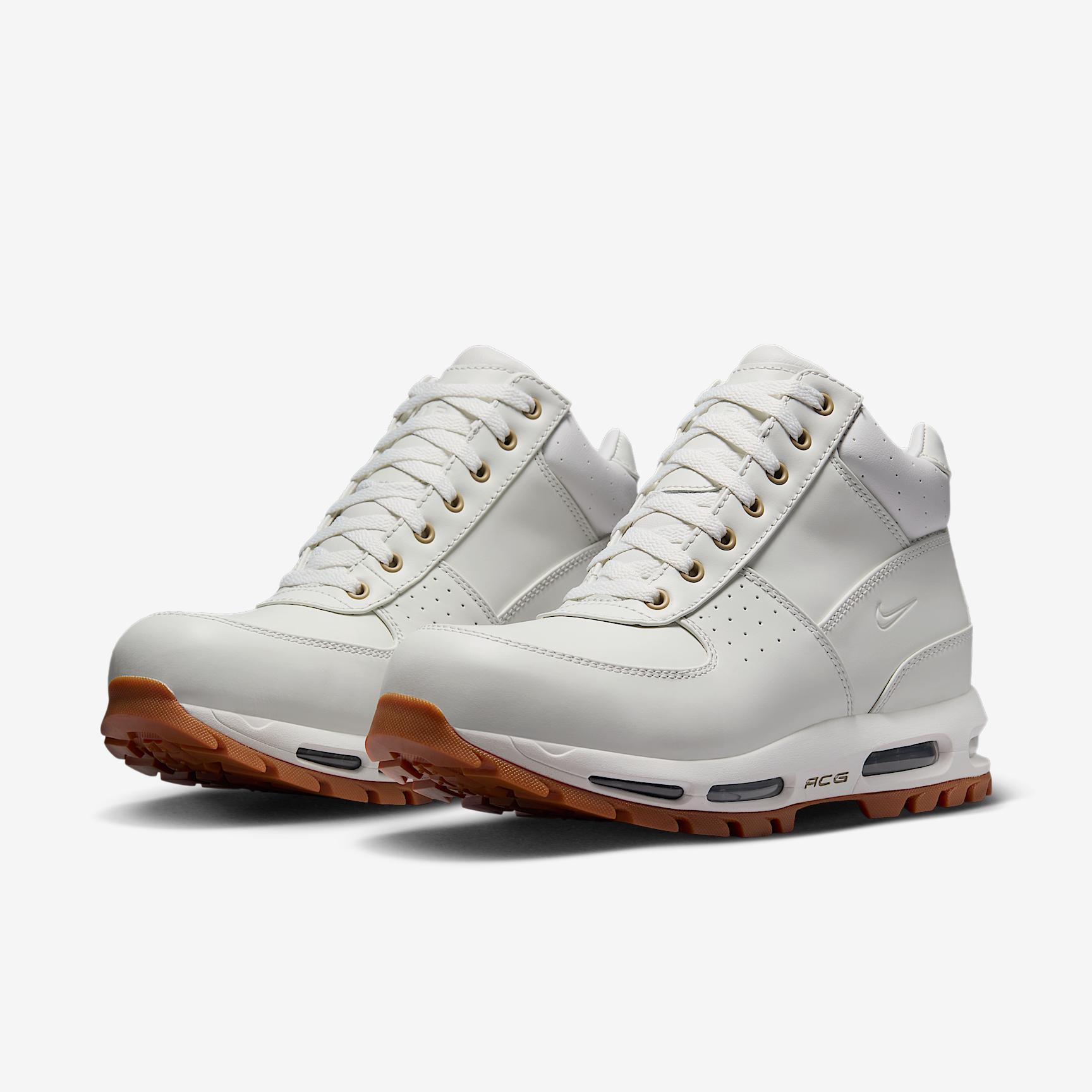 Nike Men's Air Max Goadome Boots Product Image