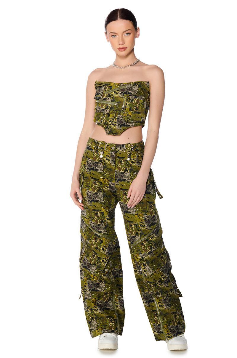 OUT OF SIGHT CARGO CAMO WIDE LEG PANT Product Image