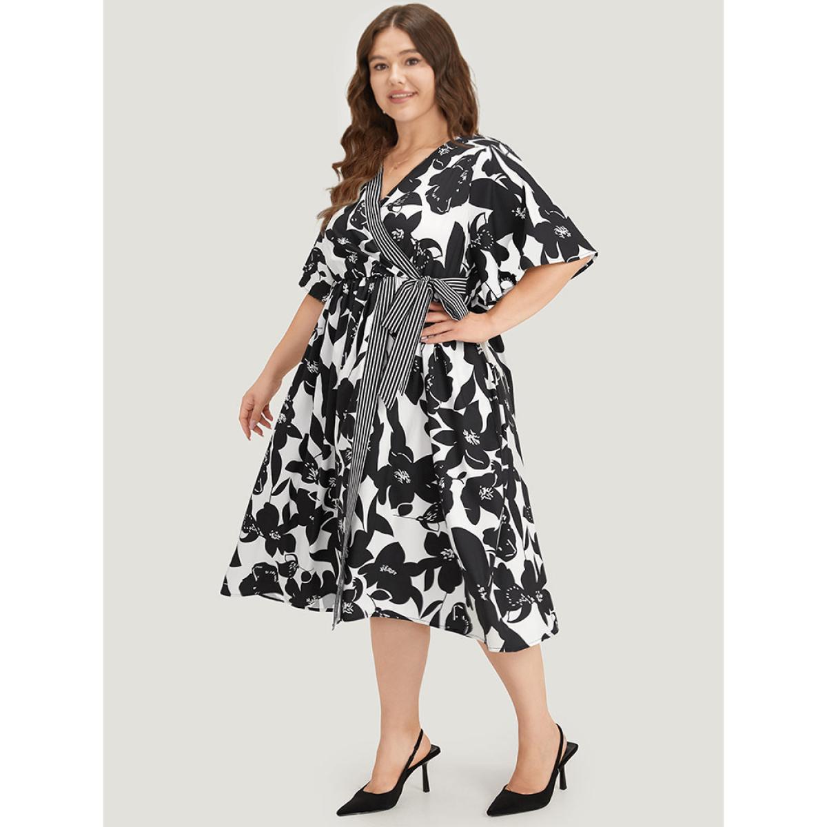Plus Size Striped & Floral Print Pocket Bowknot Patchwork Dress White Women Office Printed V-neck Short sleeve Curvy Midi Dress BloomChic 30/6X Product Image