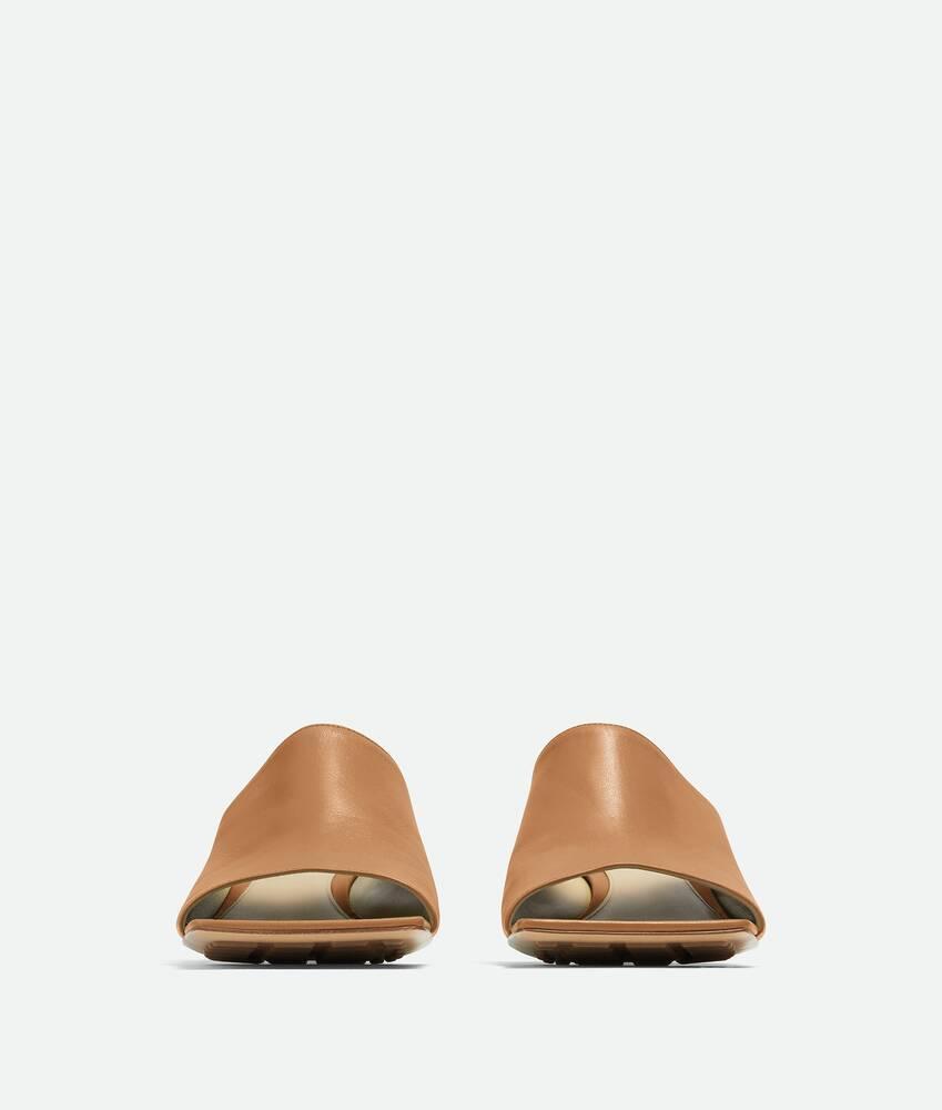 Women's Stretch Mule in Saddle Product Image