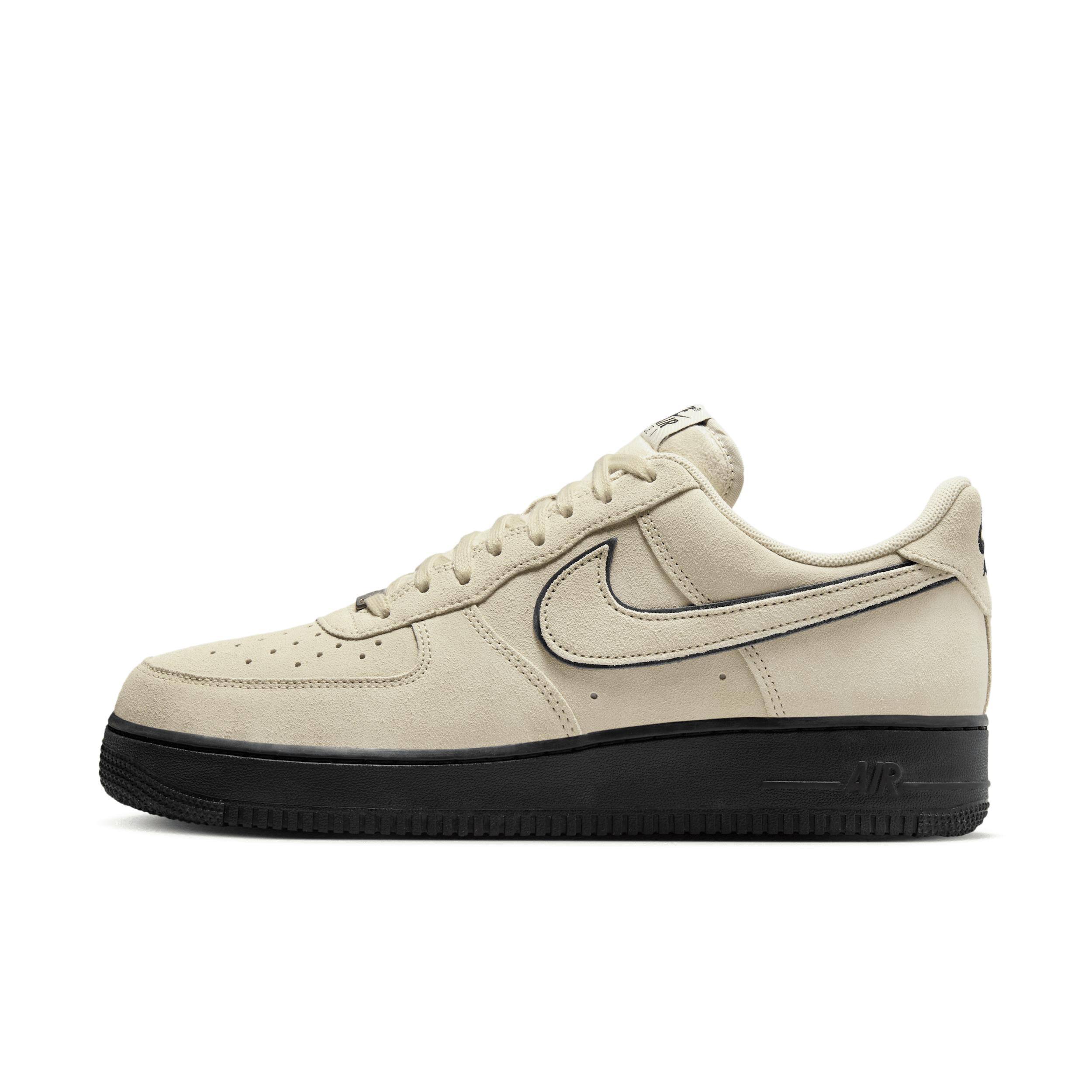 Nike Men's Air Force 1 '07 LV8 Shoes Product Image