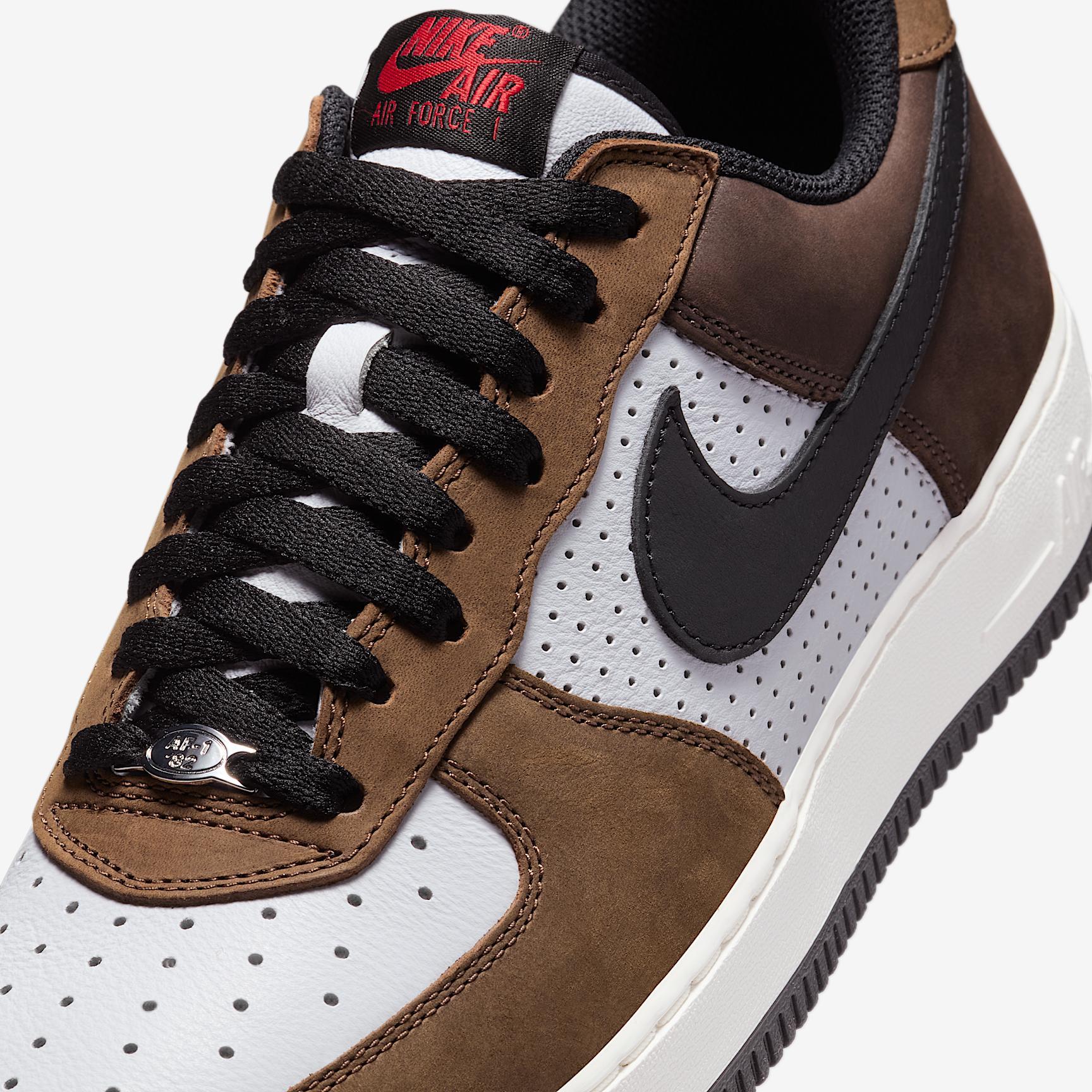 Nike Men's Air Force 1 Low Retro Shoes Product Image