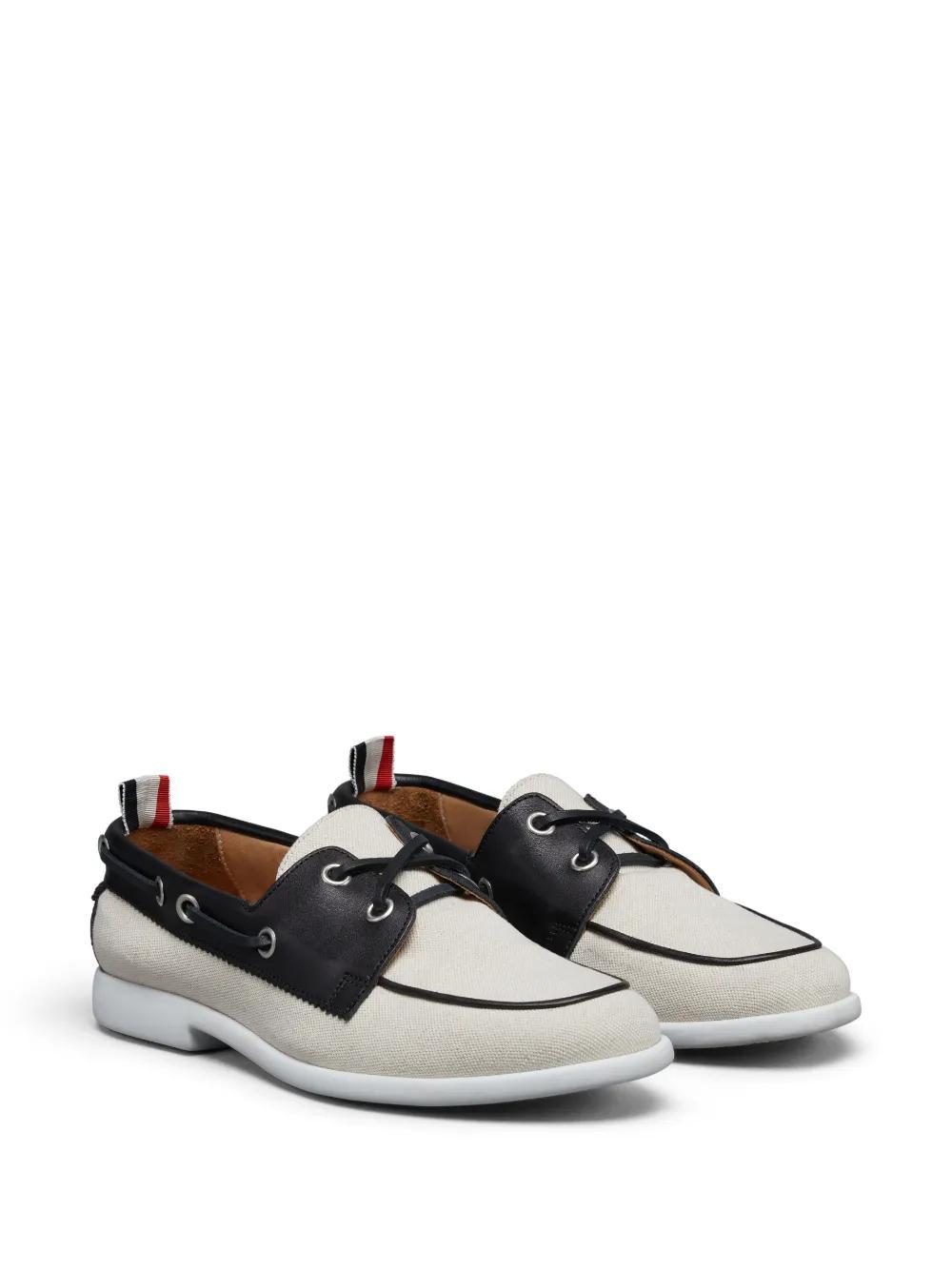 piping-detail boat shoes  Product Image