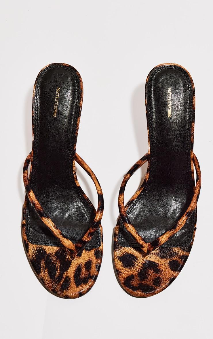 Leopard Print PU Round Toe Thong Mid Heeled Mules Product Image
