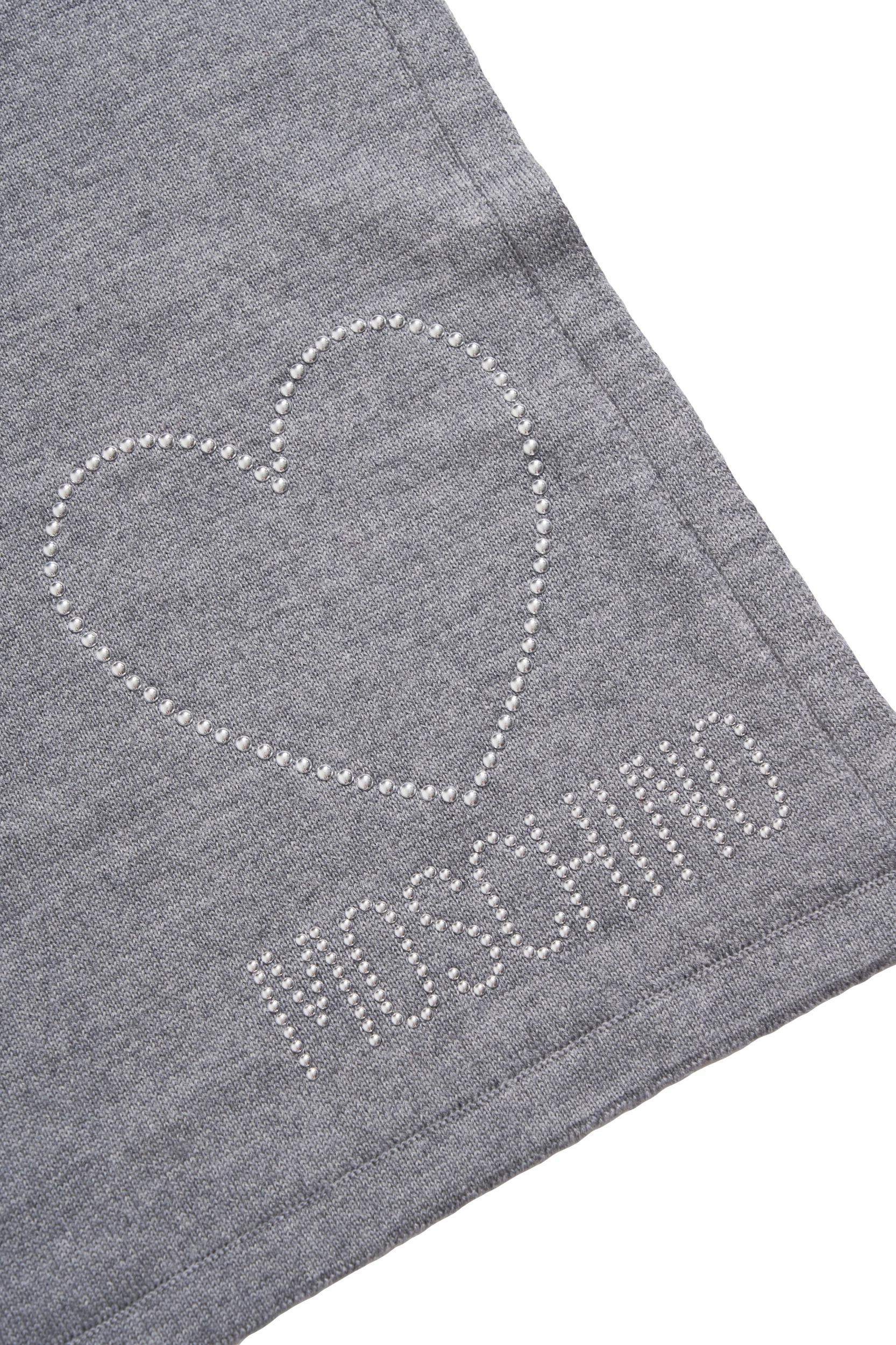 Scarf with embroidery Product Image