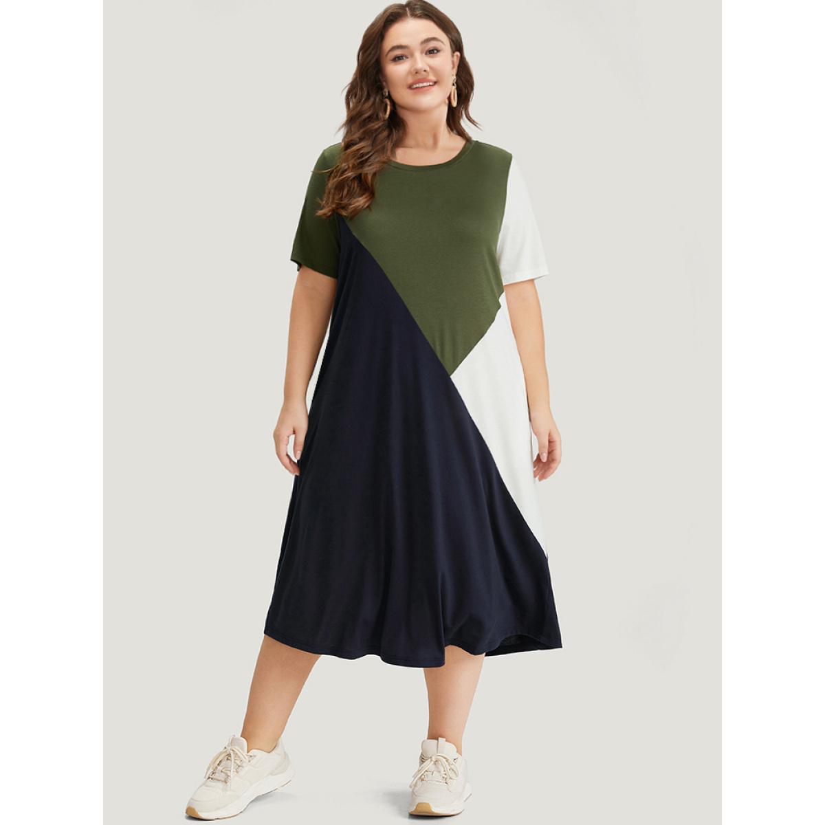Plus Size Supersoft Essentials Colorblock Pocket Contrast Midi Dress Multicolor Women Casual Contrast Round Neck Short sleeve Curvy Midi Dress BloomChic 18-20/2X Product Image