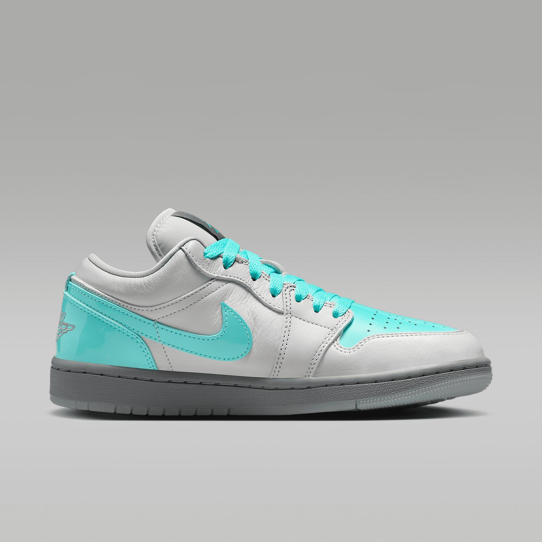 Air Jordan 1 Low SE Women's Shoes Product Image