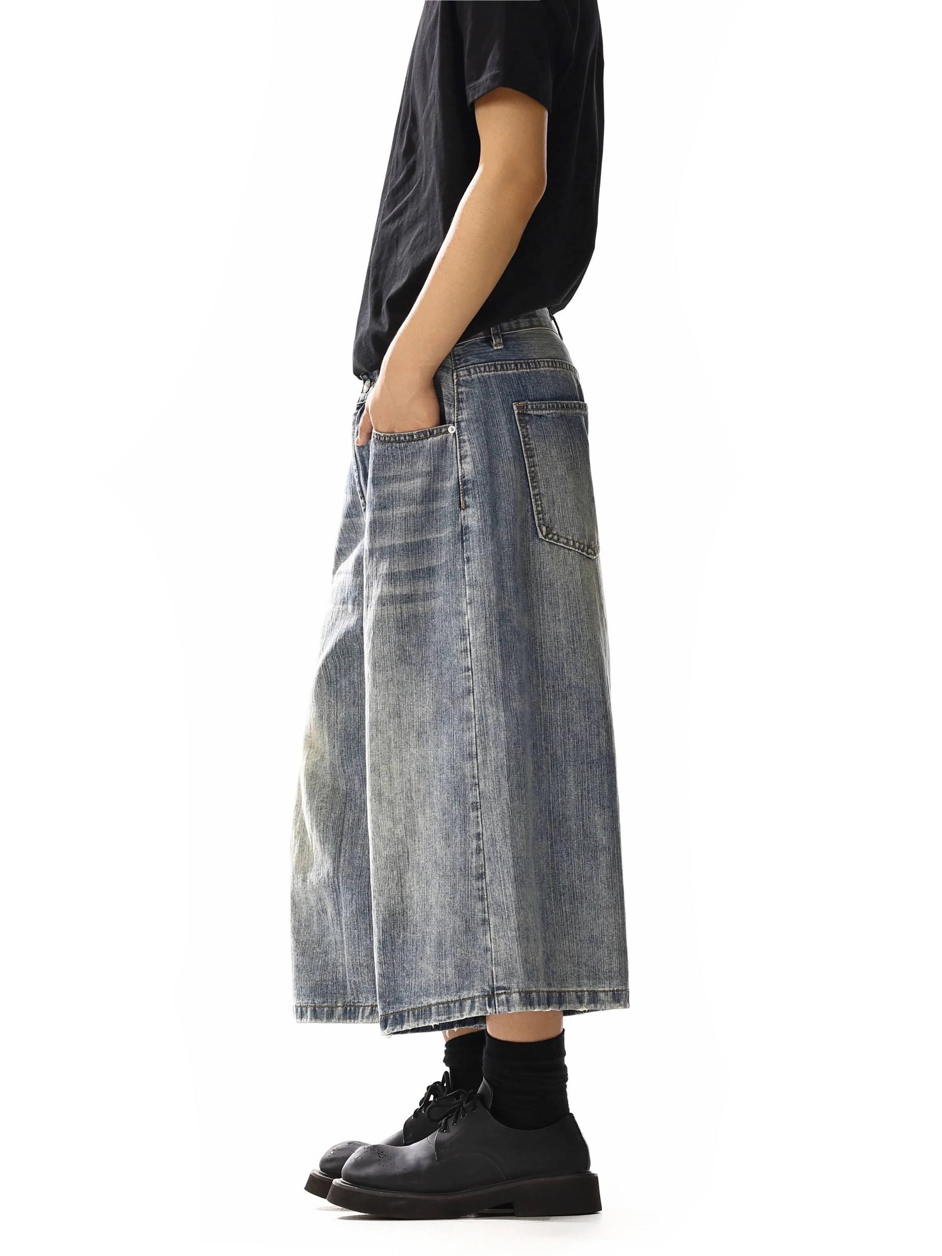 RT No. 18245 WHISKER WASH DENIM SHORTS Product Image