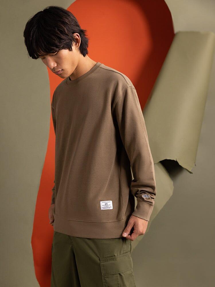 ESSENTIAL CREWNECK Product Image
