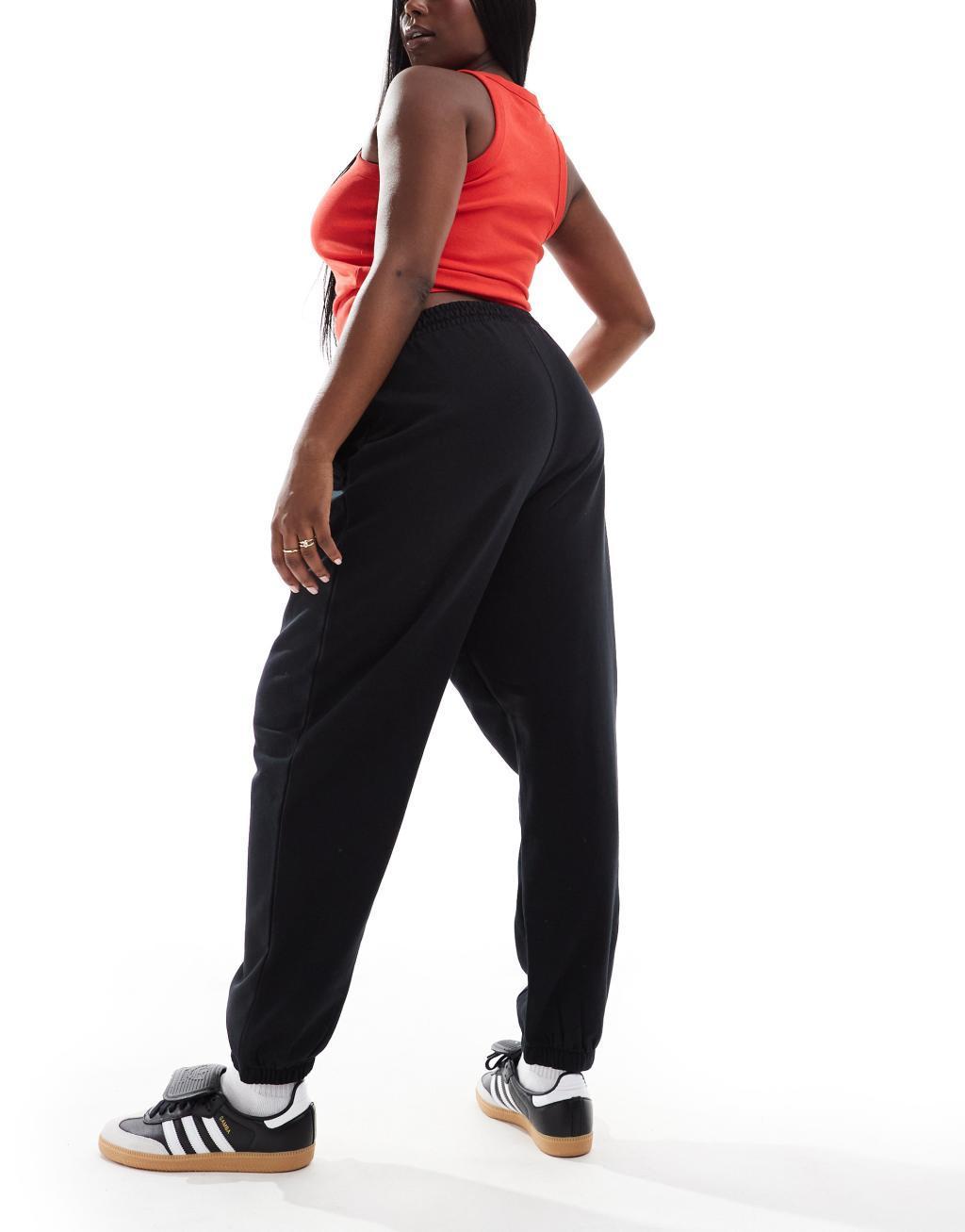 ASOS DESIGN Curve ultimate jogger in black Product Image