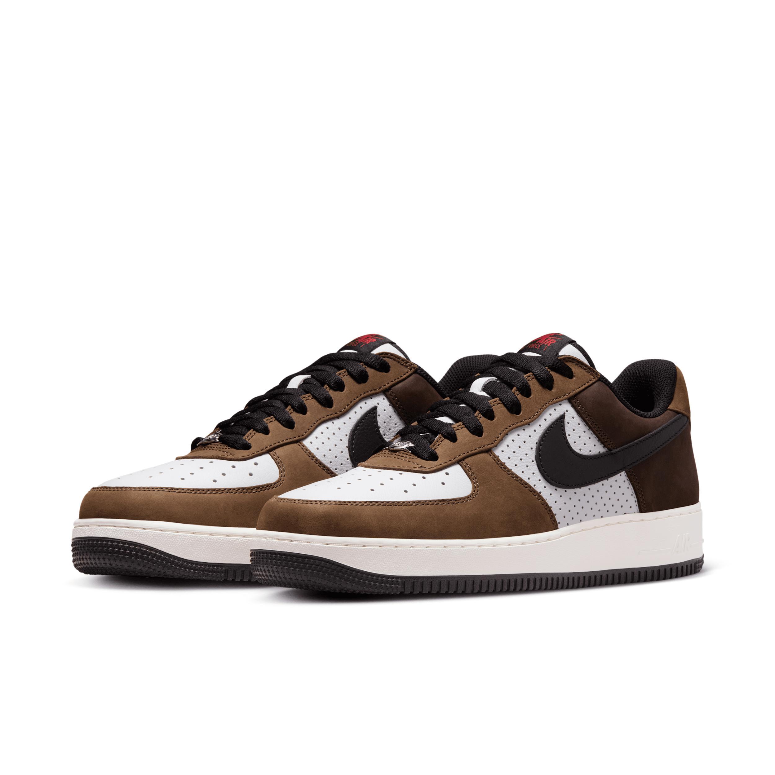 Nike Men's Air Force 1 Low Retro Shoes Product Image
