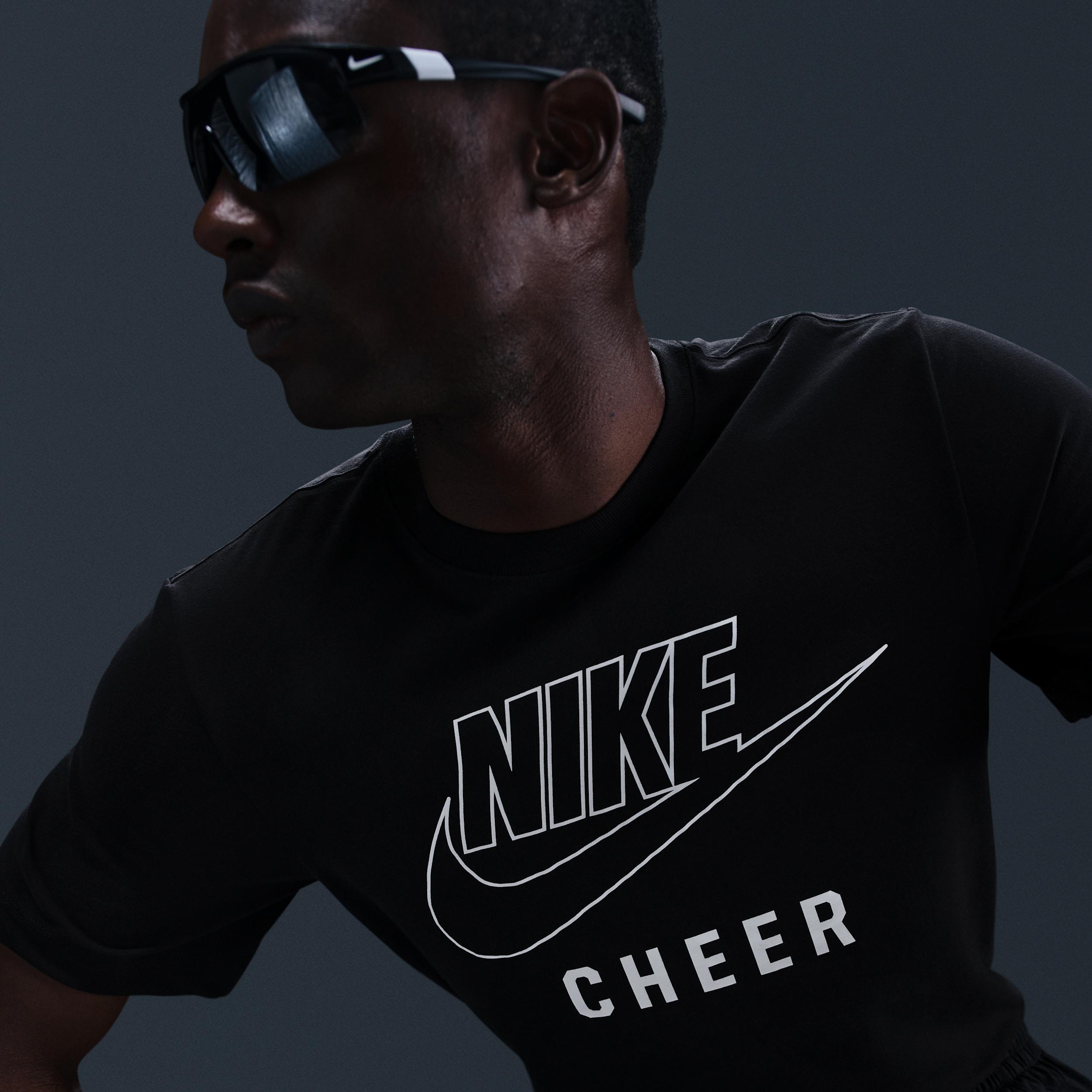 Nike Men's Swoosh Cheer T-Shirt Product Image
