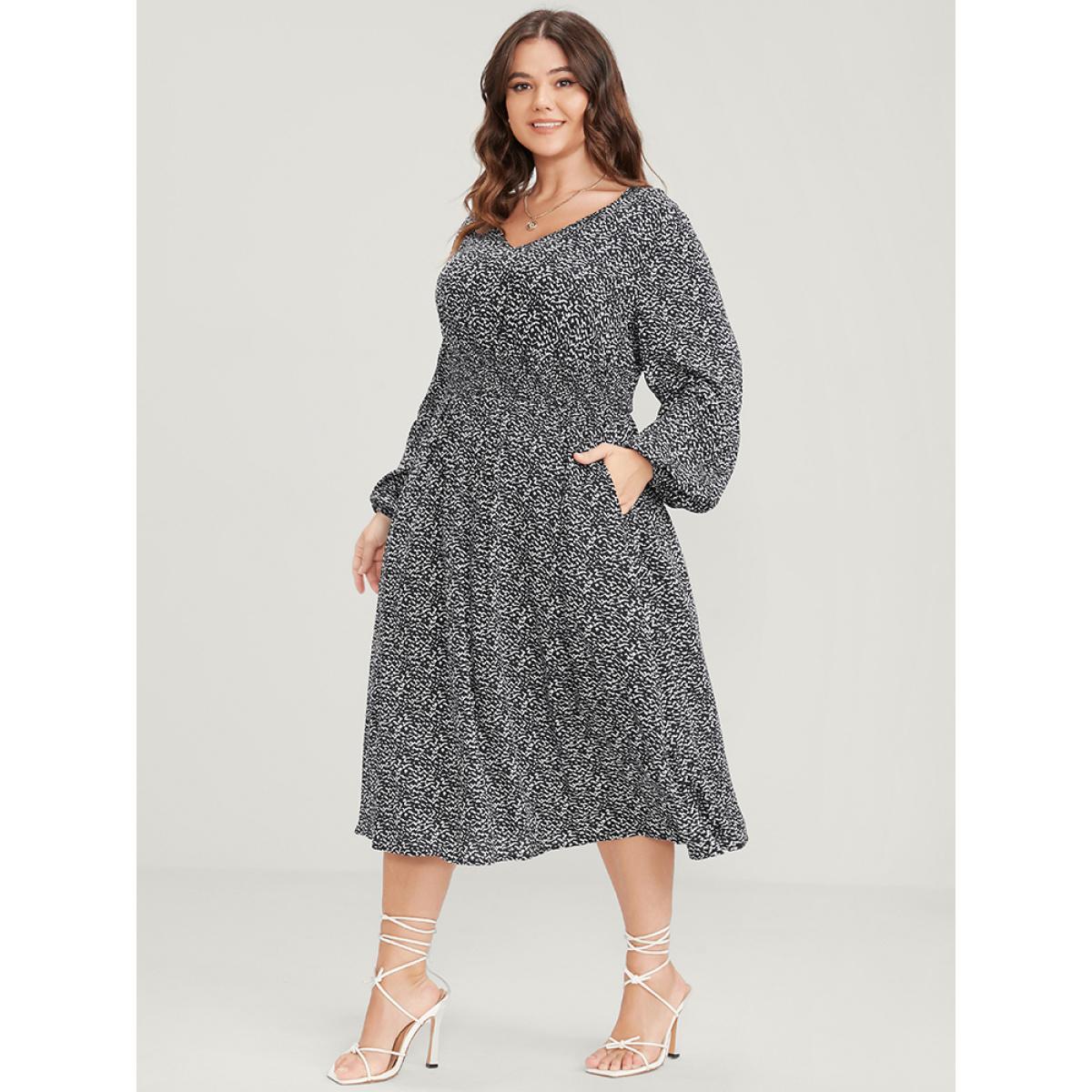 Plus Size Geometric Pocket Lantern Sleeve Shirred Midi Dress Midnight Women Elegant Elastic Waist V-neck Long Sleeve Curvy Midi Dress BloomChic 12/L Product Image