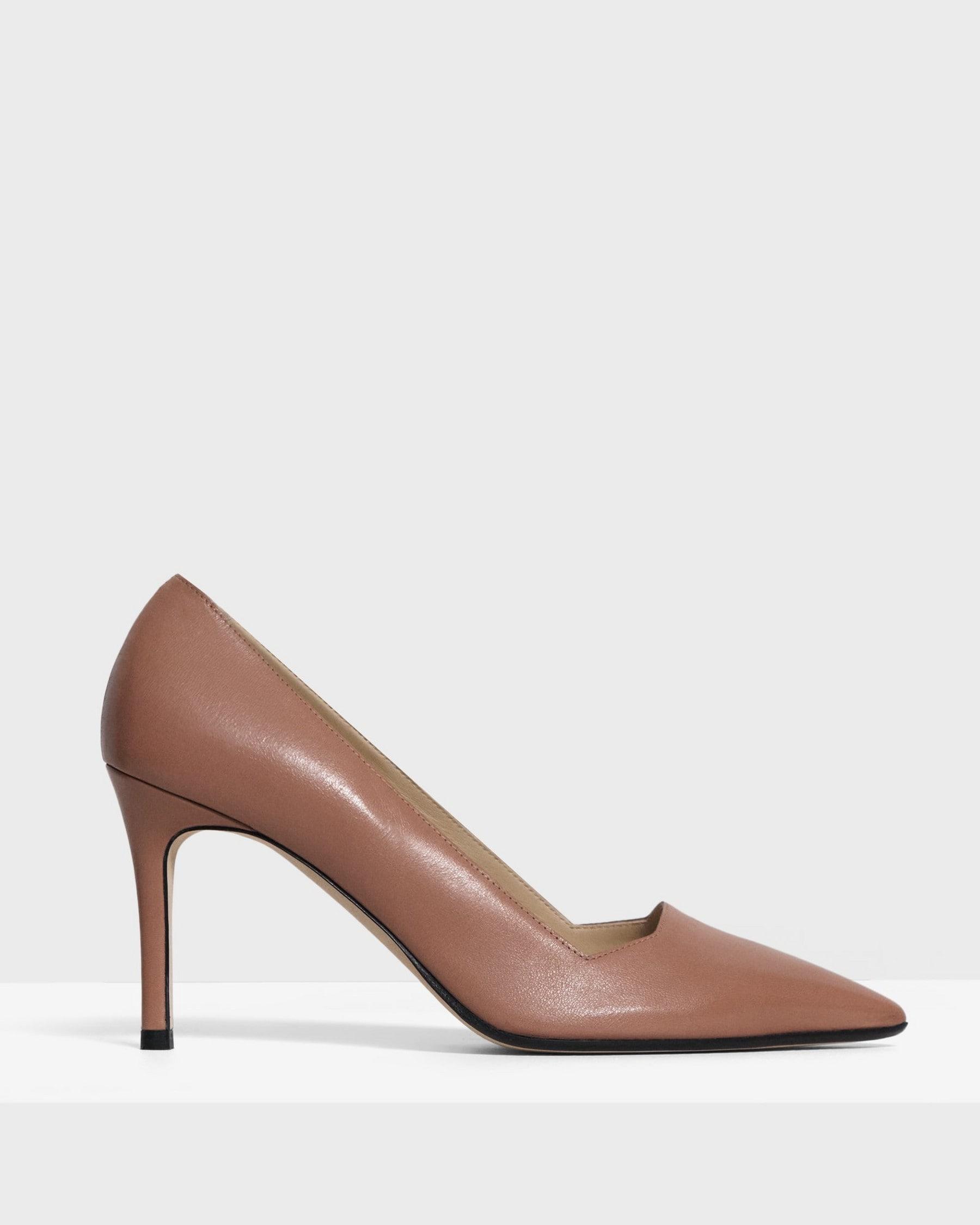 Pump in Leather Product Image