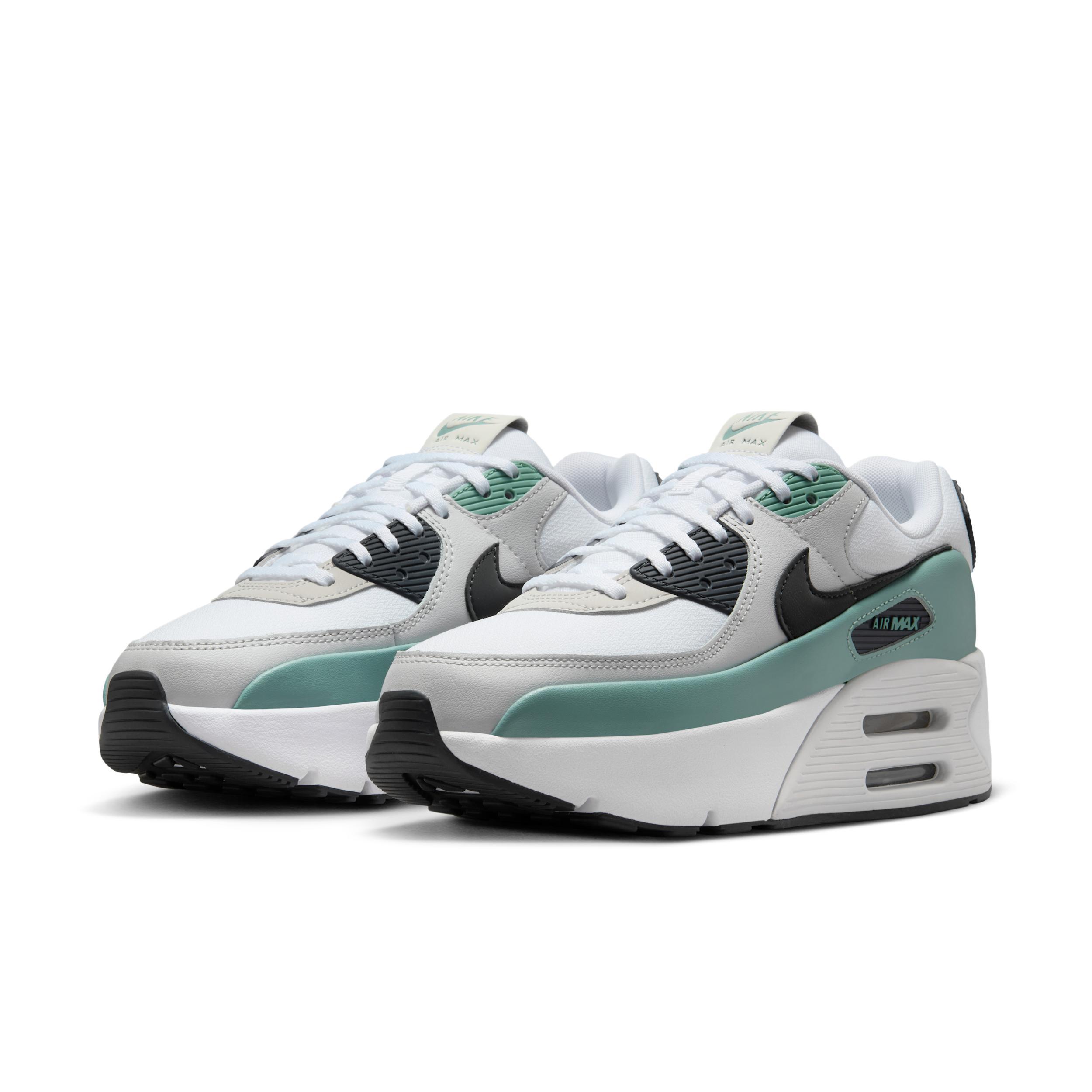 Nike Women's Air Max 90 LV Shoes Product Image