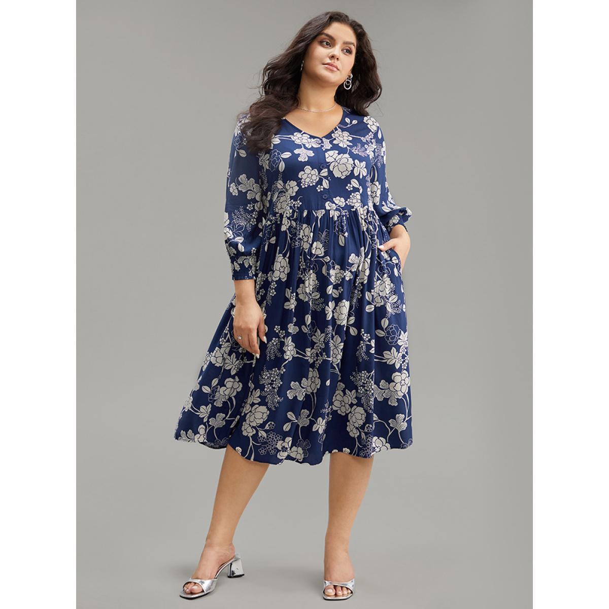 Plus Size Supersoft Essentials Silhouette Floral Print Pocket Dress Navy Women Resort Gathered V-neck Elbow-length sleeve Curvy Midi Dress BloomChic 18-20/2X Product Image