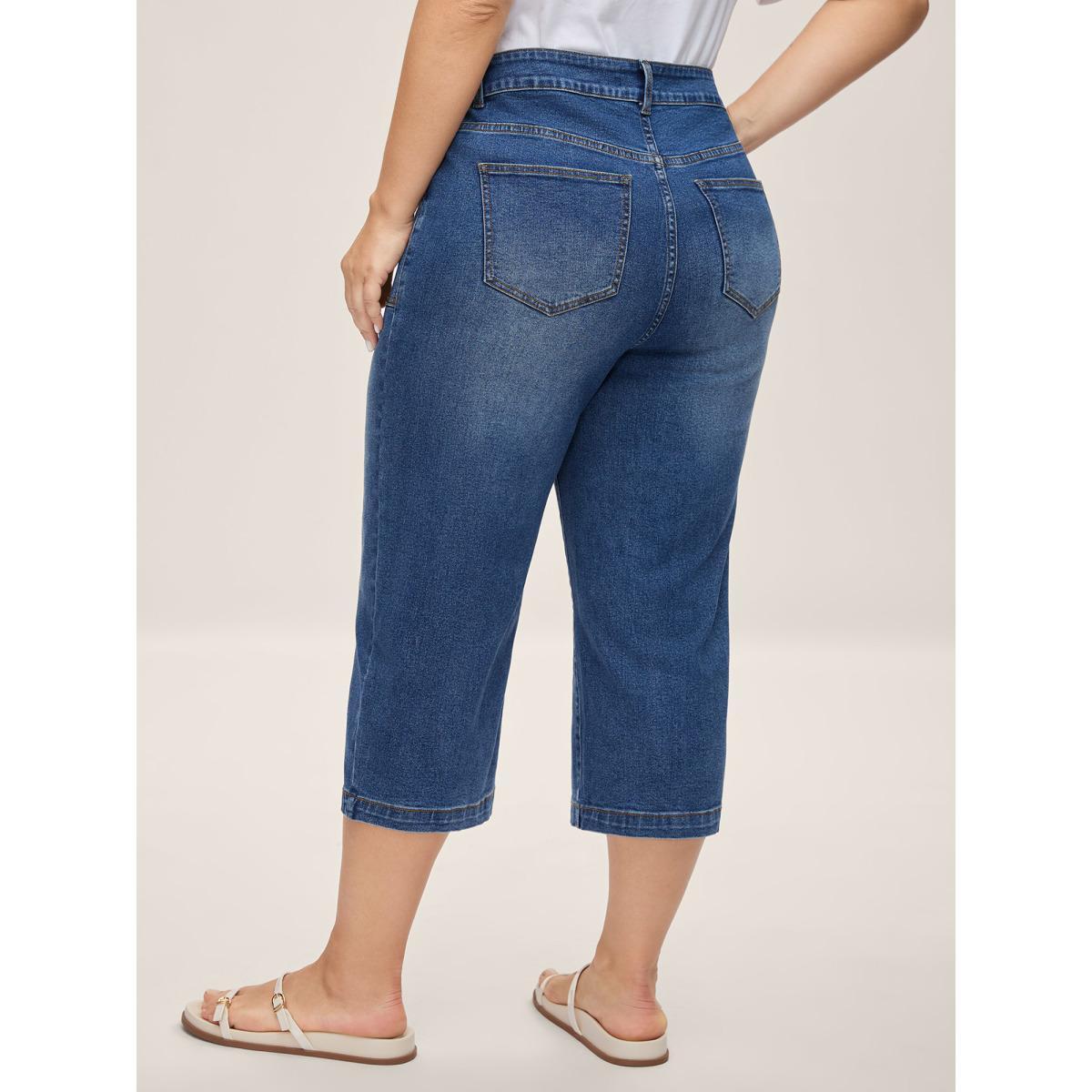 Plus Size Stretchy Mid-Rise Capri Jeans Women Midblue Medium stretch Slanted pocket Jeans BloomChic 28/5X Product Image