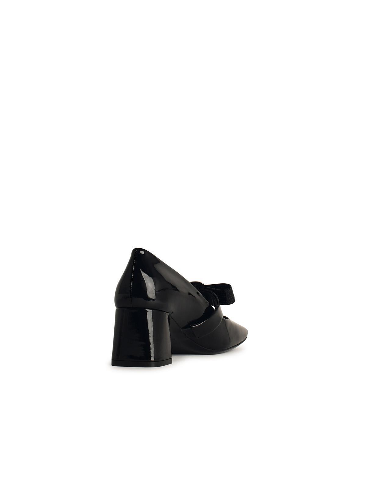 Leather Block Heel Pumps In Black Product Image