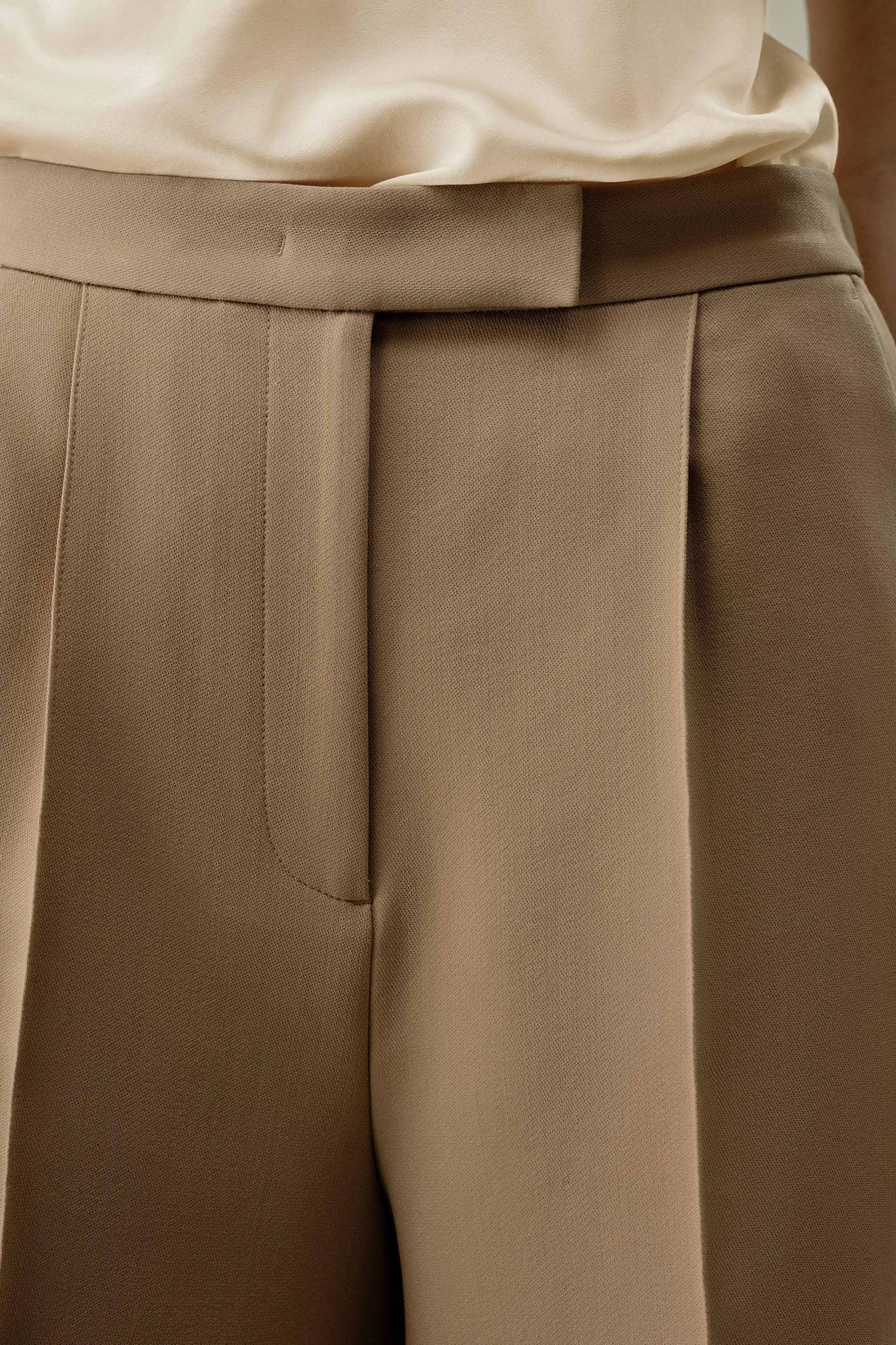 Silk-Wool Blend Polished Shorts Product Image